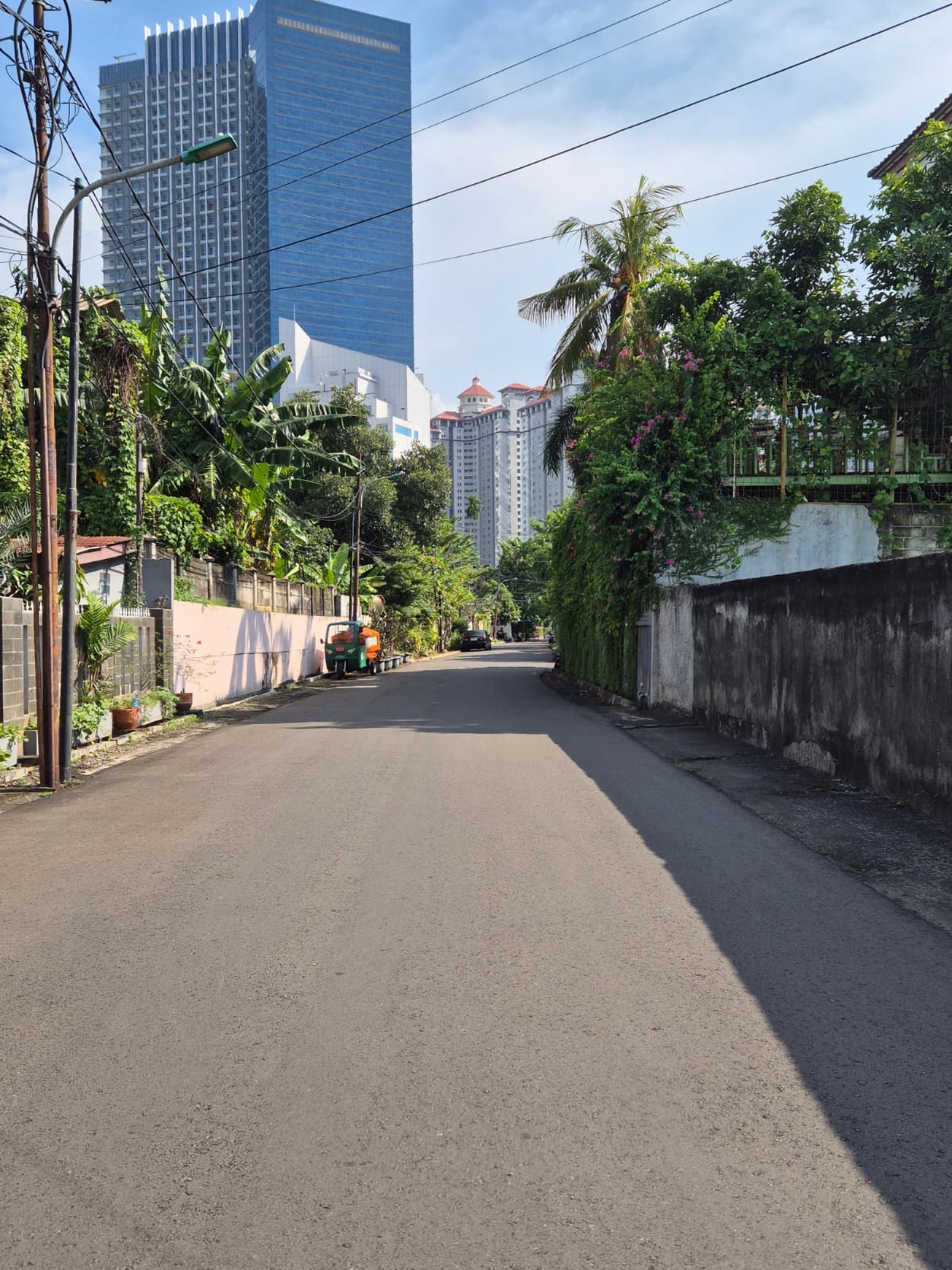 Dijual tanah di lokasi tenang dalam komplek di jalan S Parman sebelah Universitas Tarumanegara