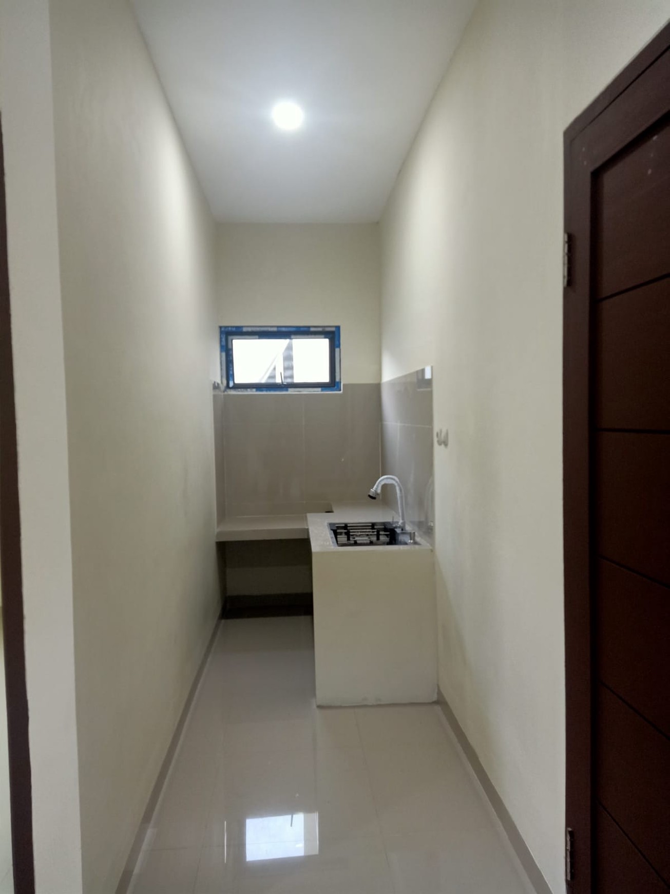 Disewa Rumah Luas dengan KT 3 dan KM 3 Luas 150 m2 dan Bangunan 160 m2