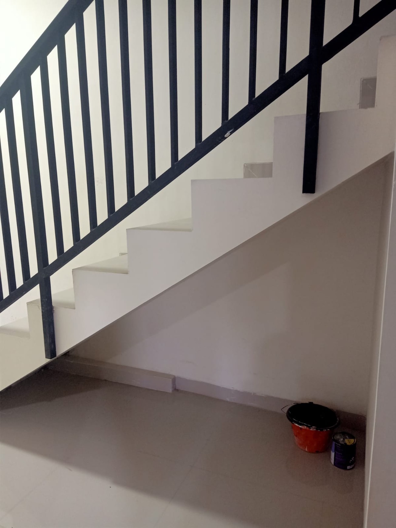 Disewa Rumah Luas dengan KT 3 dan KM 3 Luas 150 m2 dan Bangunan 160 m2