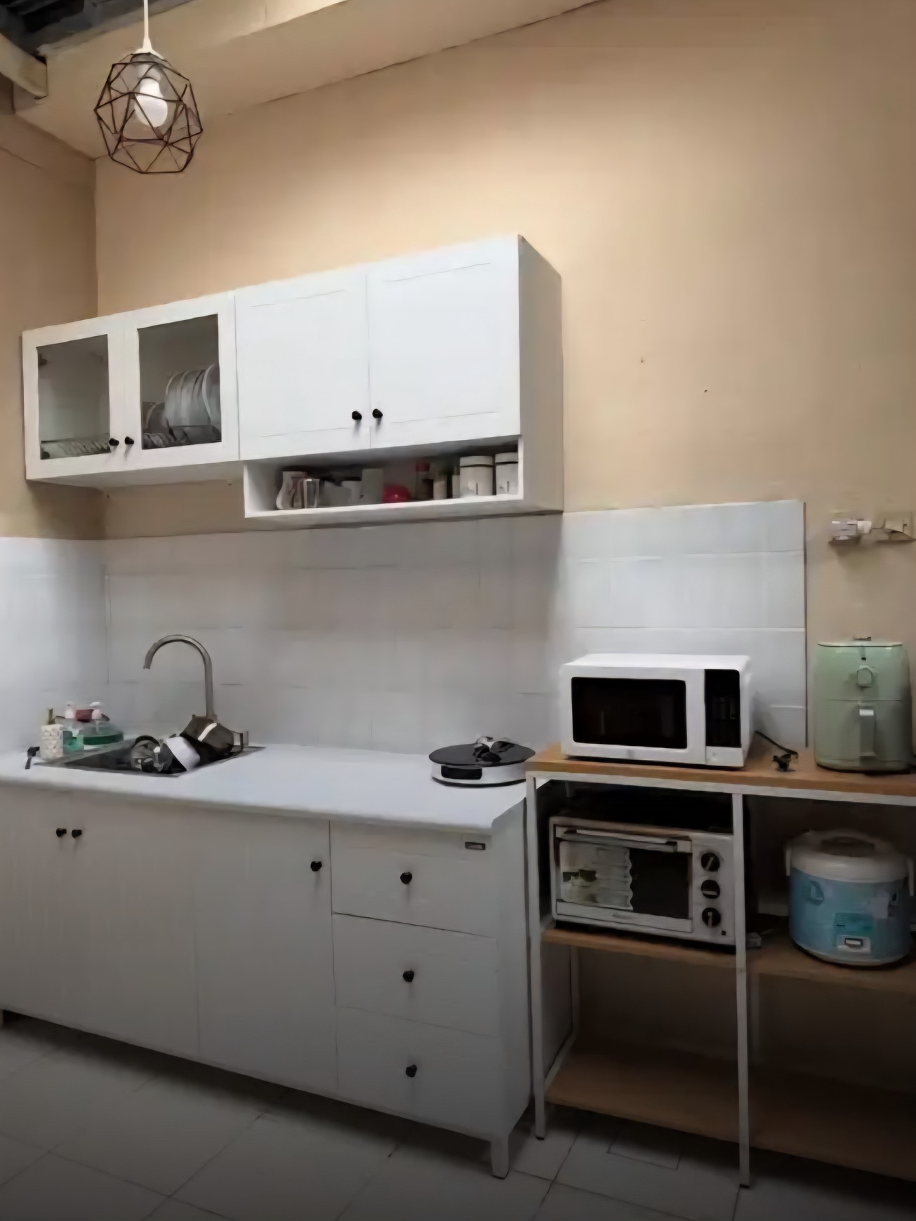 Disewakan Rumah di Jalan Pelangi, Mekarsari, Cimanggis, Depok