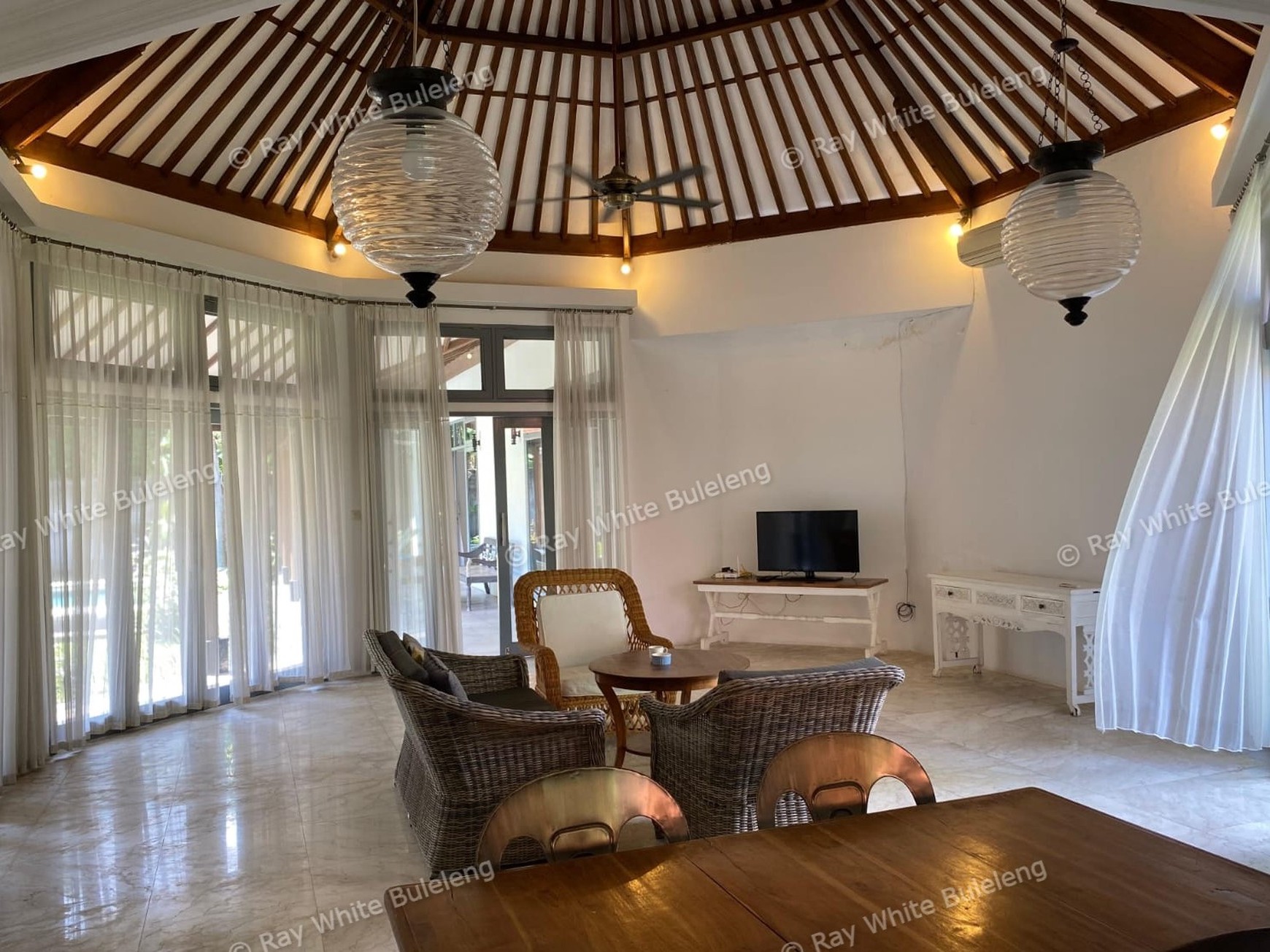 Luxury Villa for Sale in Central Lovina Near Beach