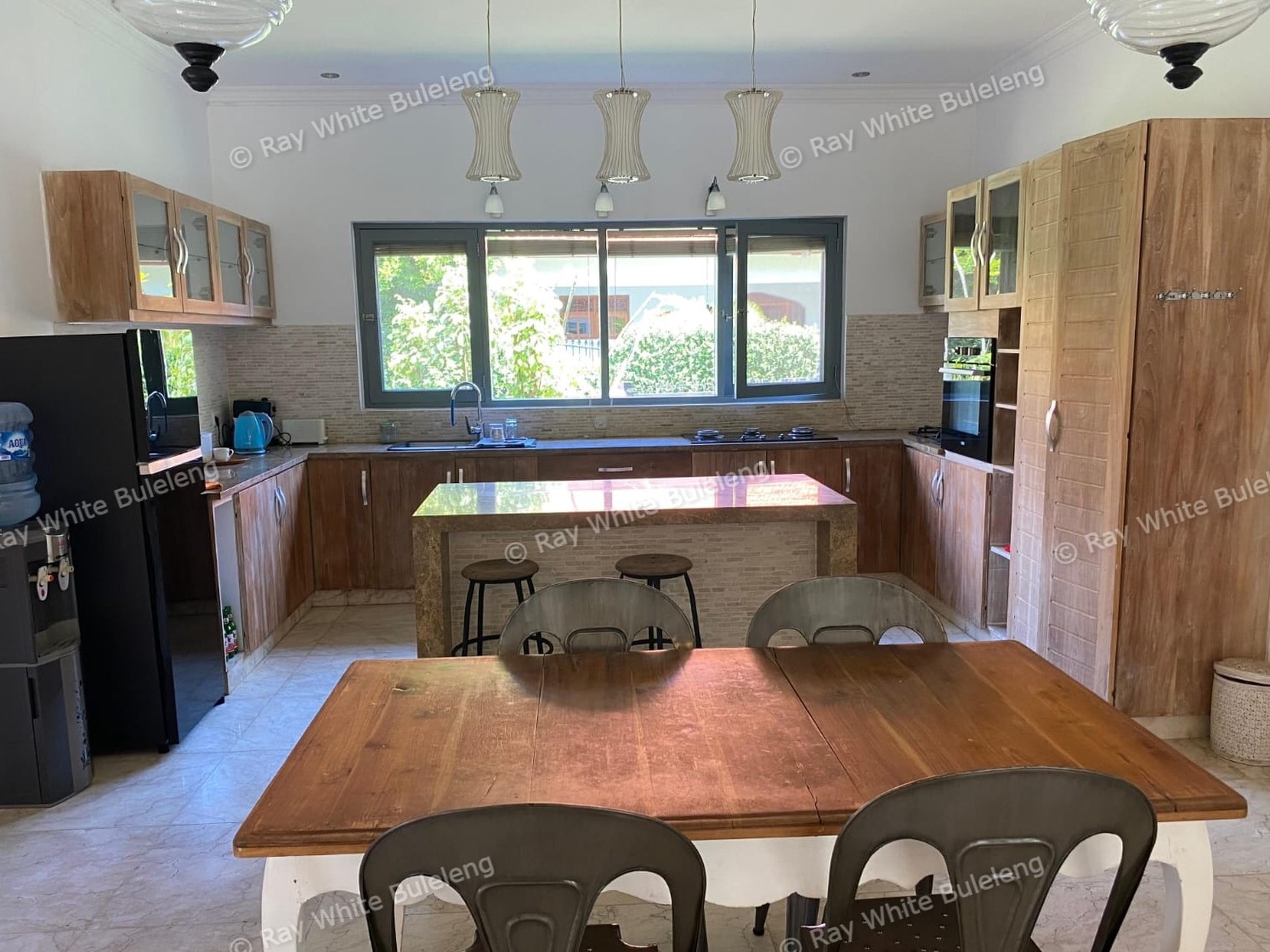 Luxury Villa for Sale in Central Lovina Near Beach