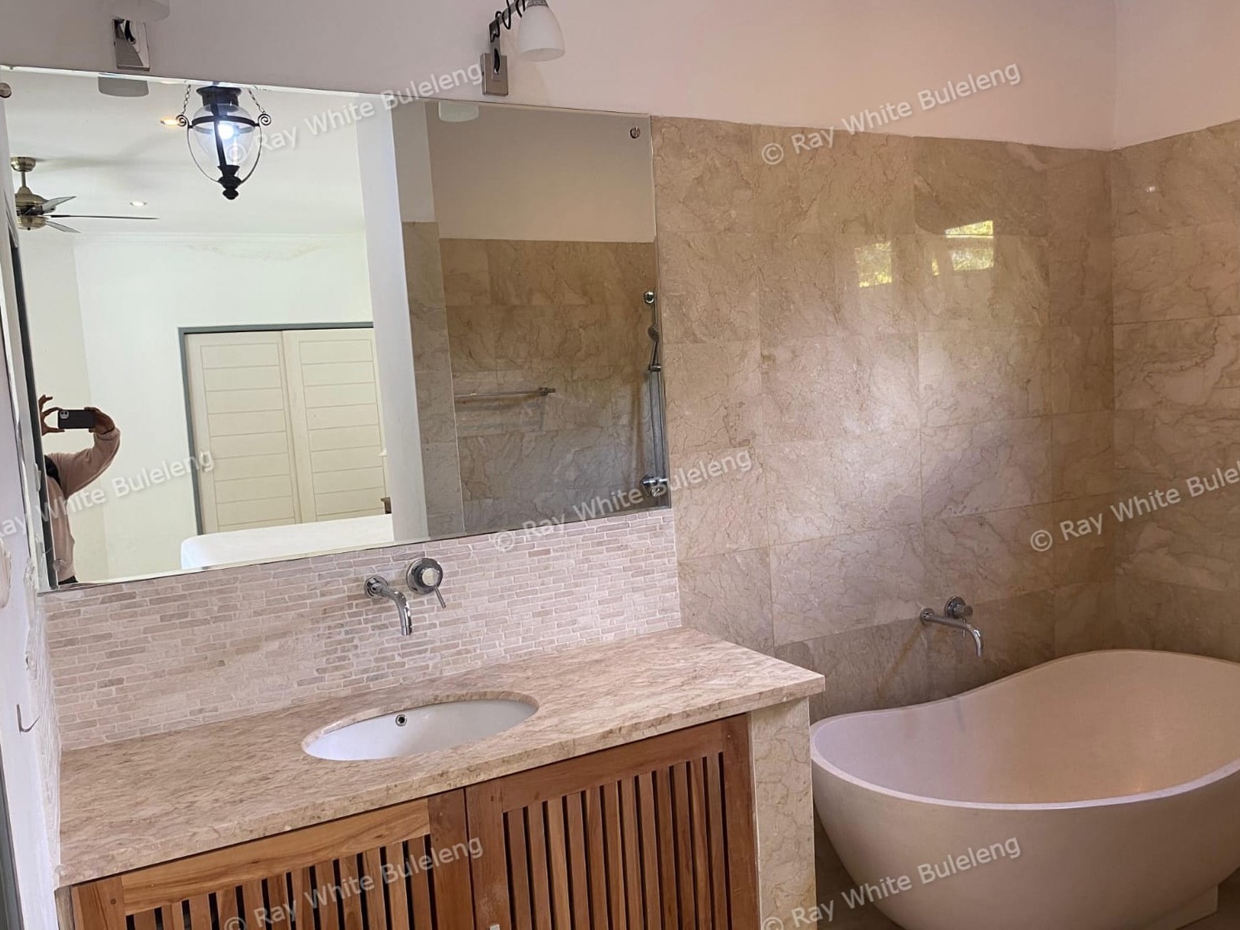 Luxury Villa for Sale in Central Lovina Near Beach