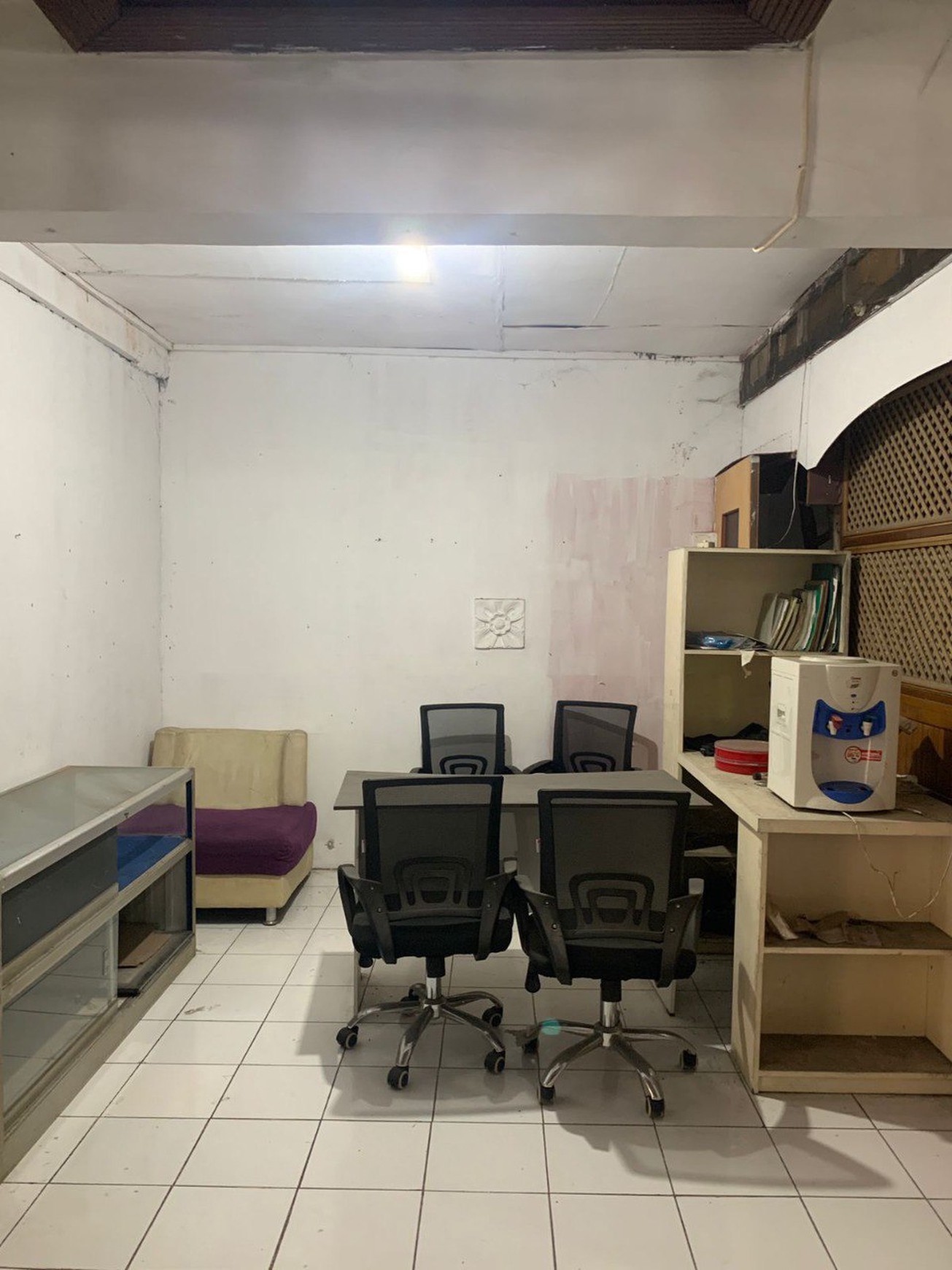 Jual Rumah Usaha Perkantoran Murah Lokasi Strategis di Rengel Tuban