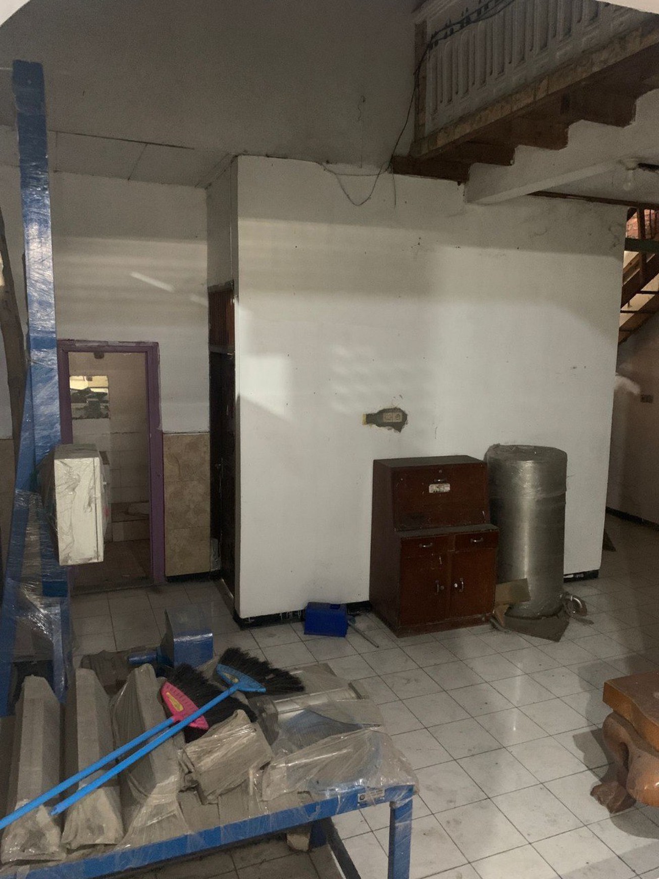 Jual Rumah Usaha Perkantoran Murah Lokasi Strategis di Rengel Tuban
