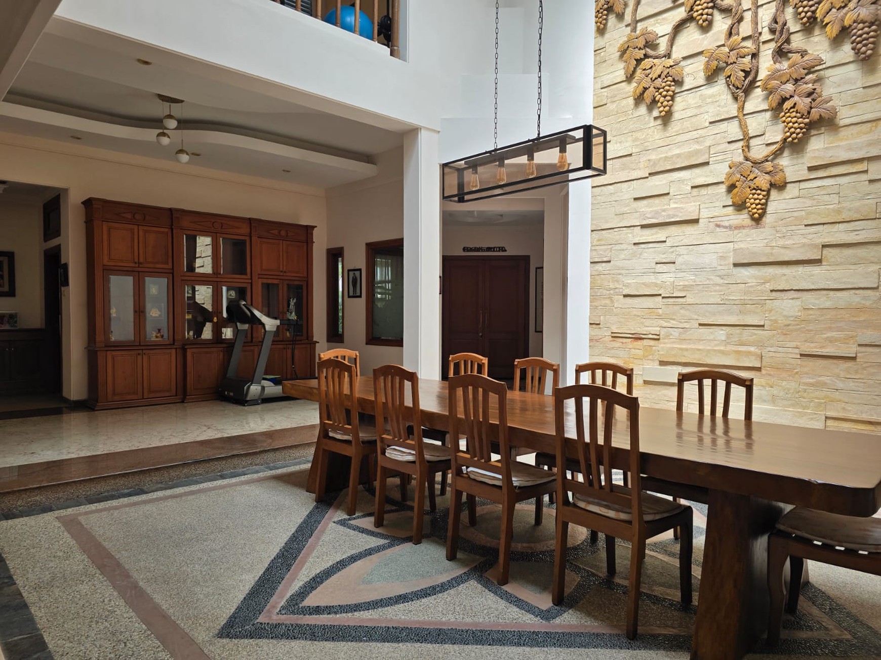 Disewakan Rumah Graha Family Surabaya Barat