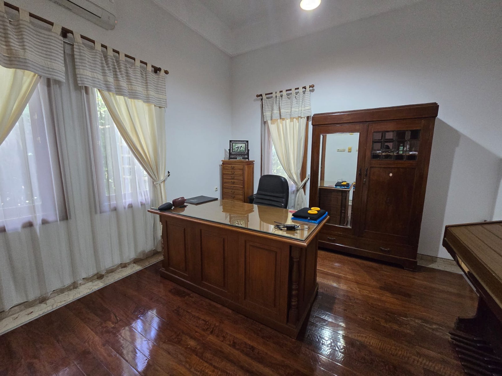 Disewakan Rumah Graha Family Surabaya Barat