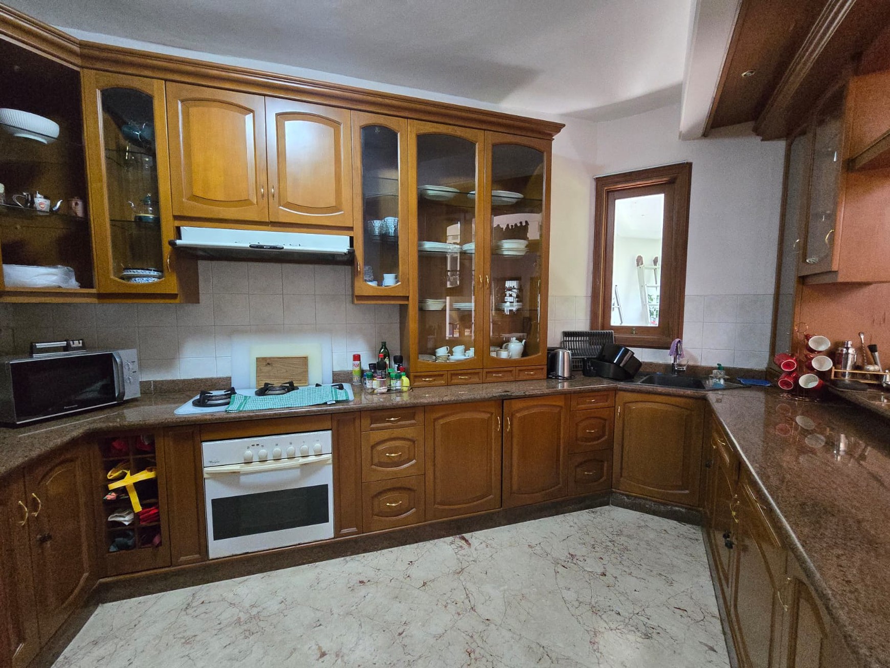 Disewakan Rumah Graha Family Surabaya Barat