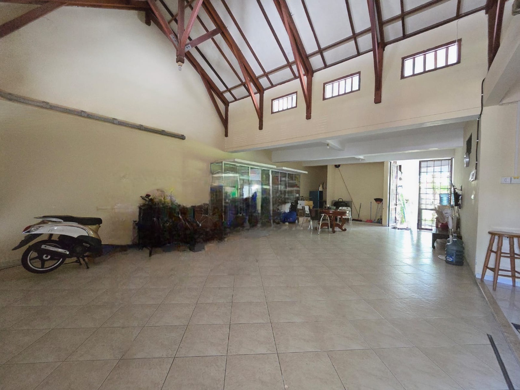 Disewakan Rumah Graha Family Surabaya Barat