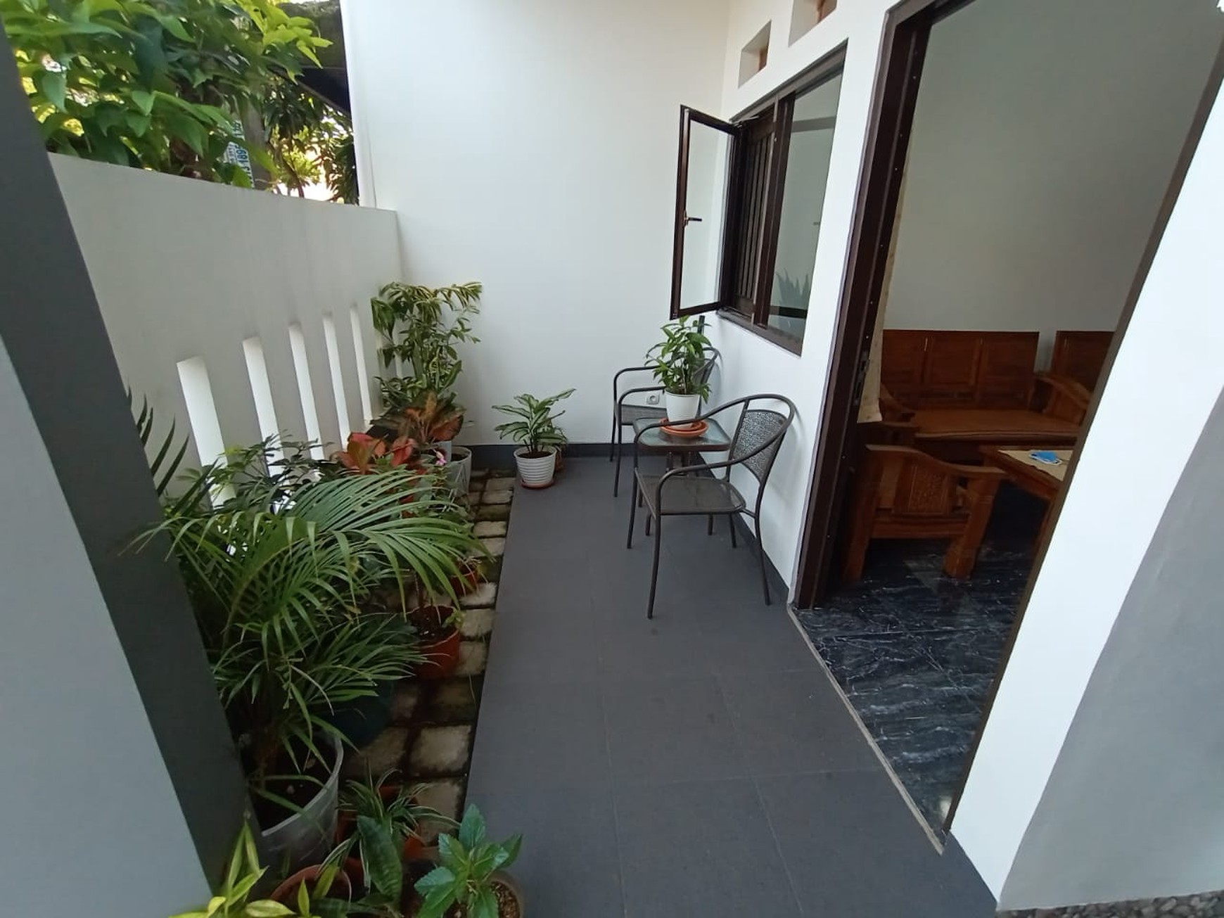 RUMAH COZY MINIMALIS 2 LANTAI DI METLAND CILEUNGSI