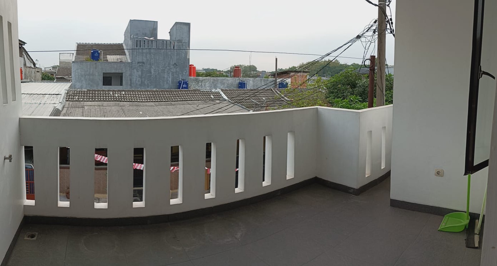 RUMAH COZY MINIMALIS 2 LANTAI DI METLAND CILEUNGSI