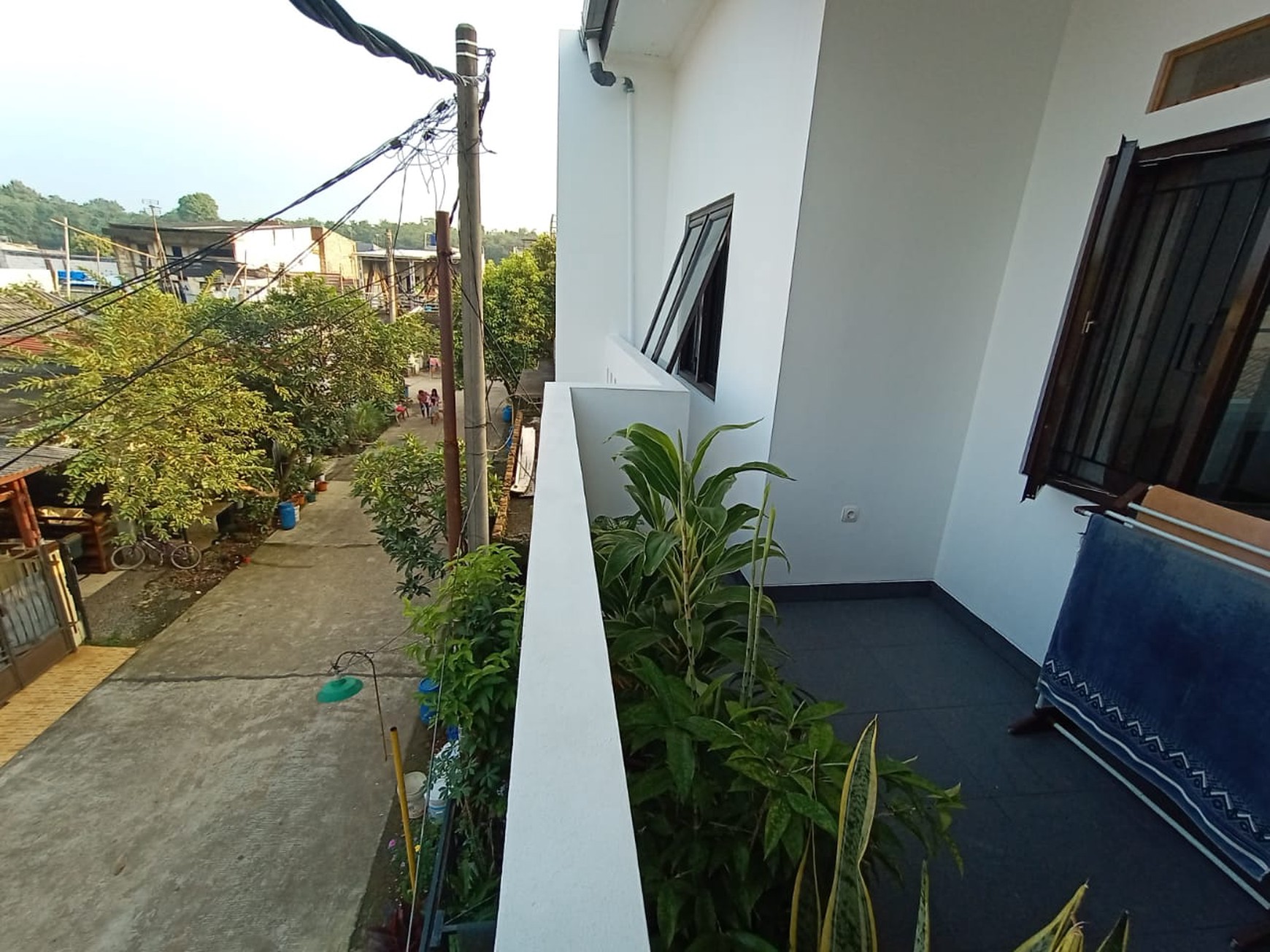 RUMAH COZY MINIMALIS 2 LANTAI DI METLAND CILEUNGSI