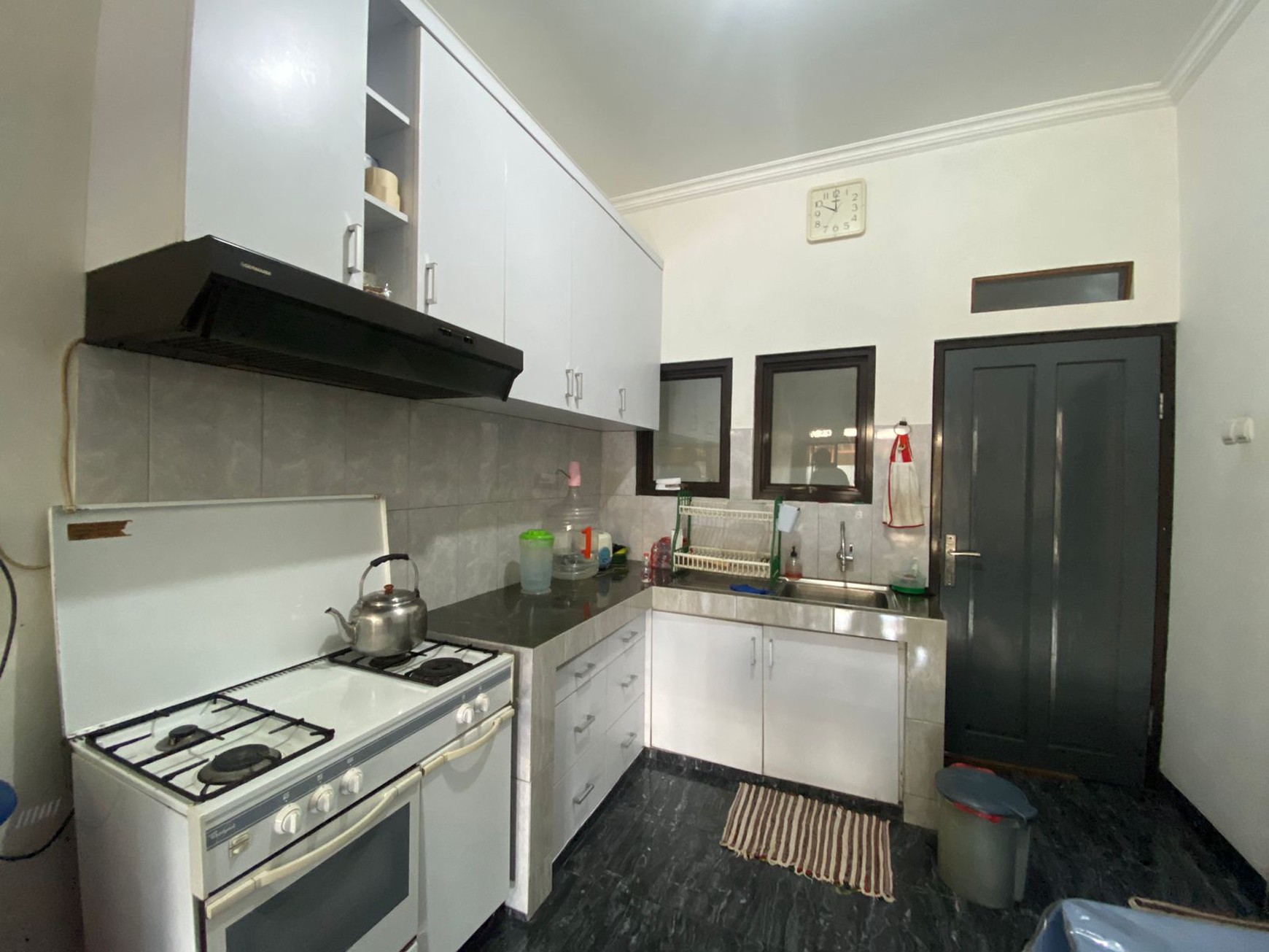 RUMAH COZY MINIMALIS 2 LANTAI DI METLAND CILEUNGSI