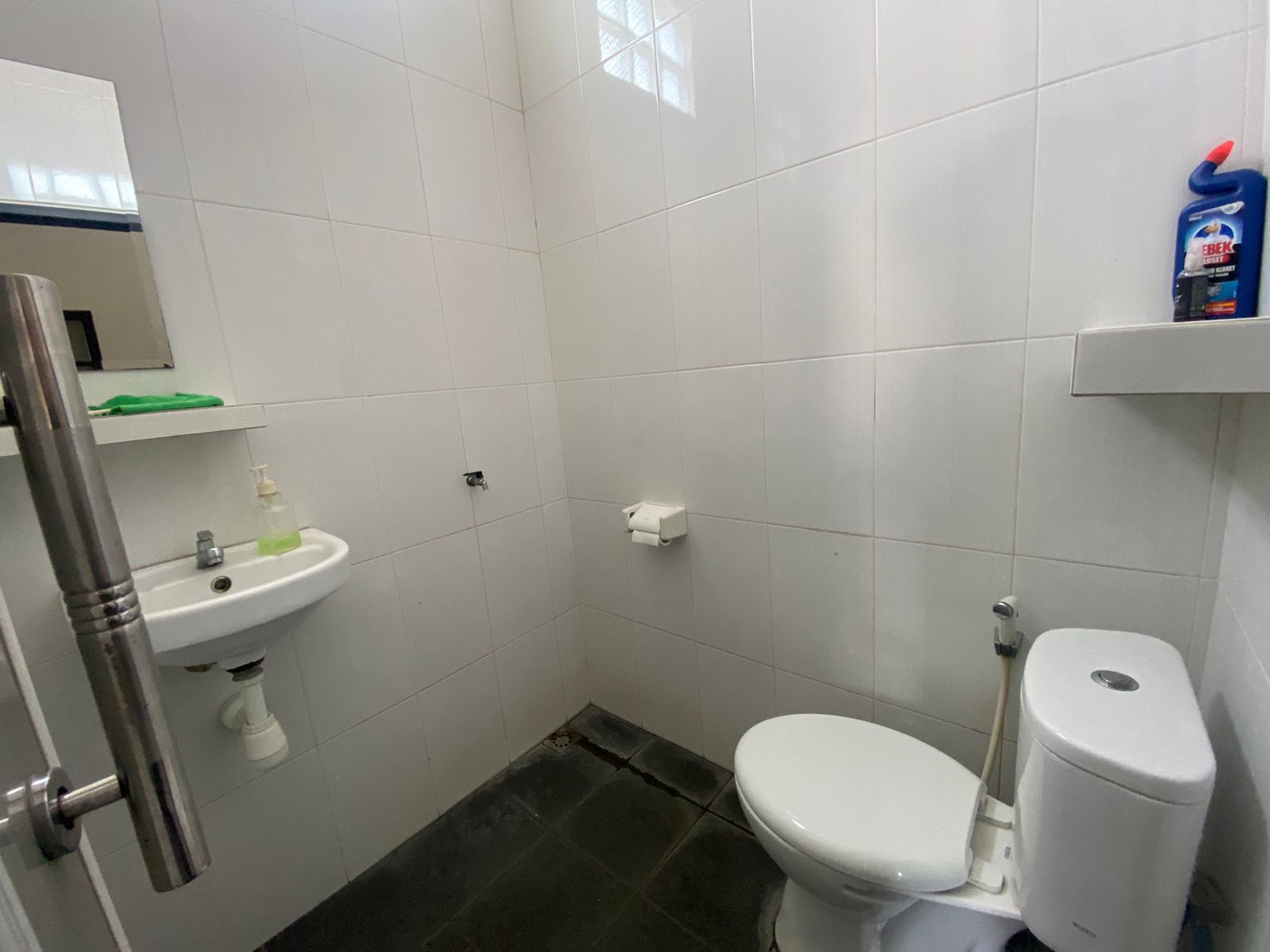 RUMAH COZY MINIMALIS 2 LANTAI DI METLAND CILEUNGSI