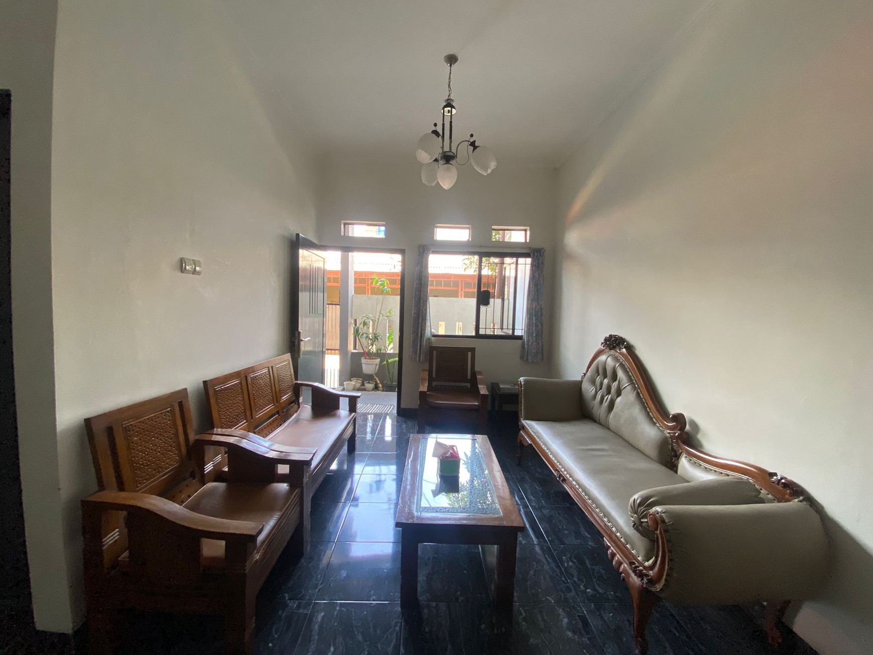 RUMAH COZY MINIMALIS 2 LANTAI DI METLAND CILEUNGSI