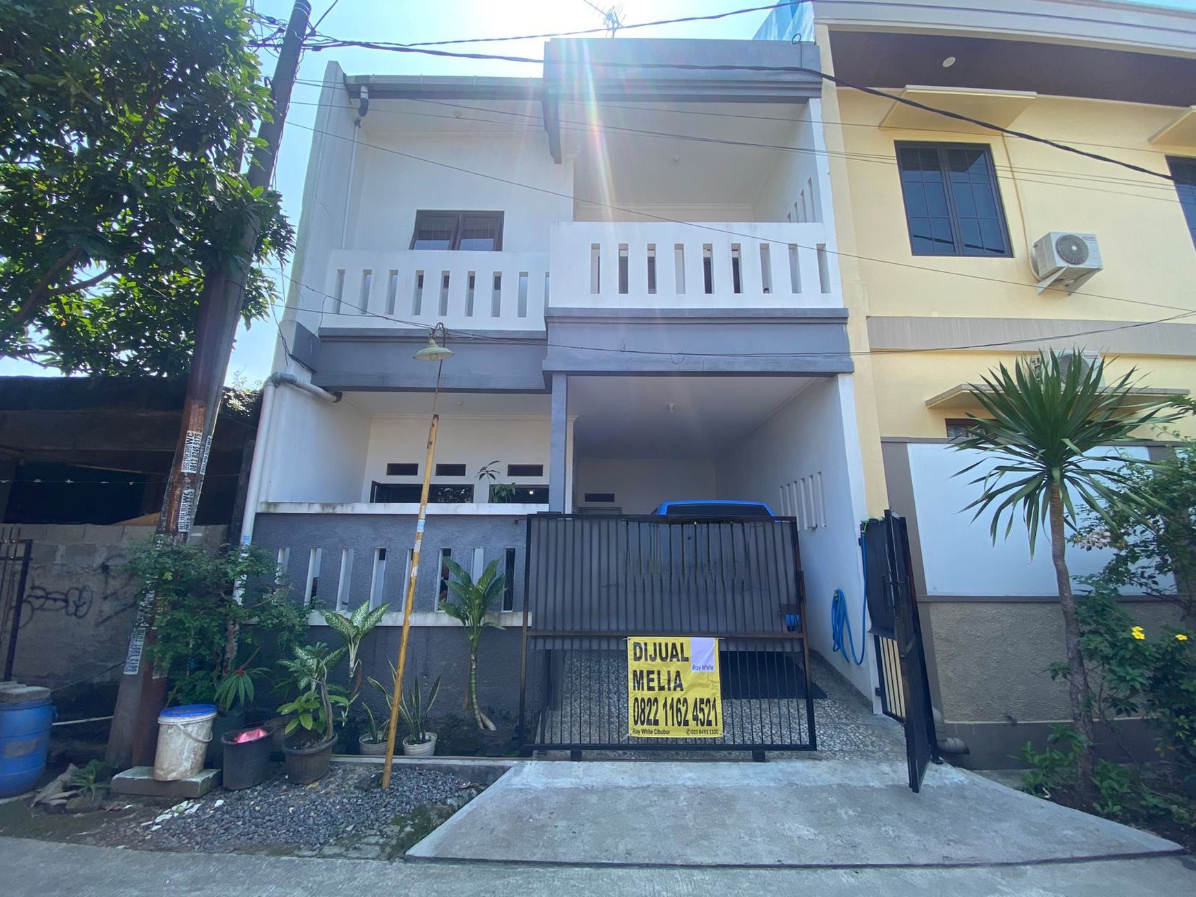 RUMAH COZY MINIMALIS 2 LANTAI DI METLAND CILEUNGSI