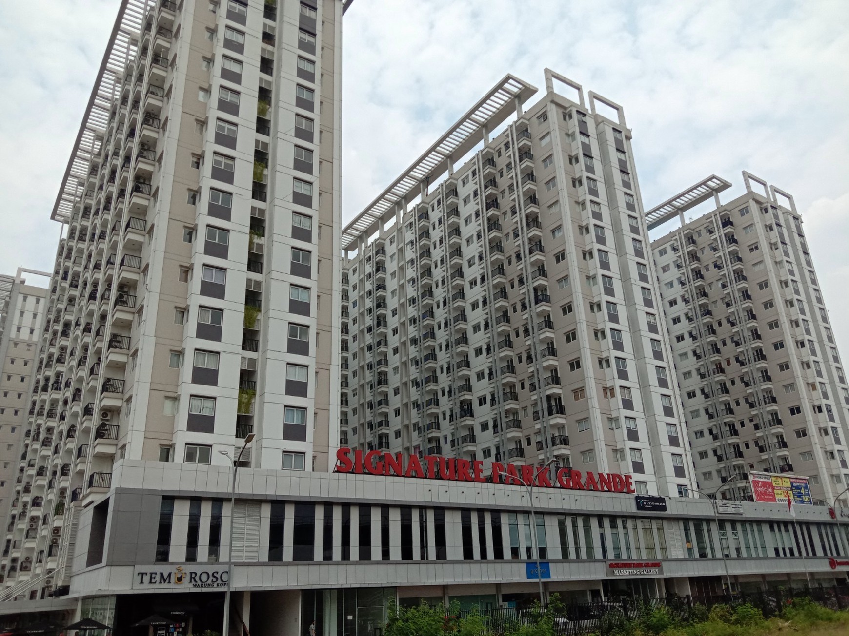 Dijual sangat murah 1 unit Apartemen Signature Park Grande