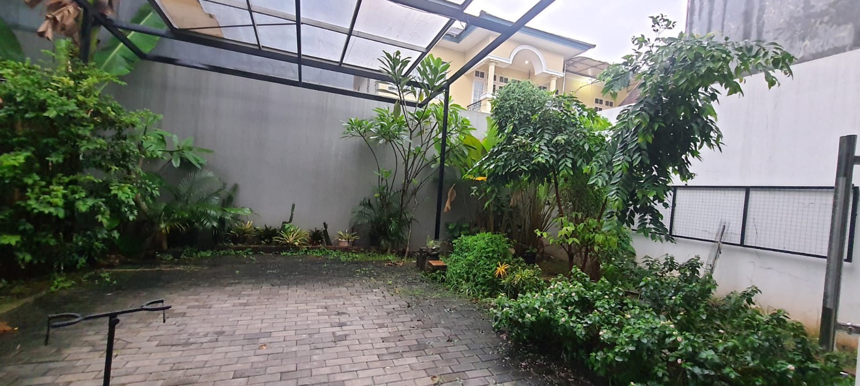 RUMAH MEWAH 2 LANTAI DI CLUSTER TERDEPAN KOTA WISATA CIBUBUR