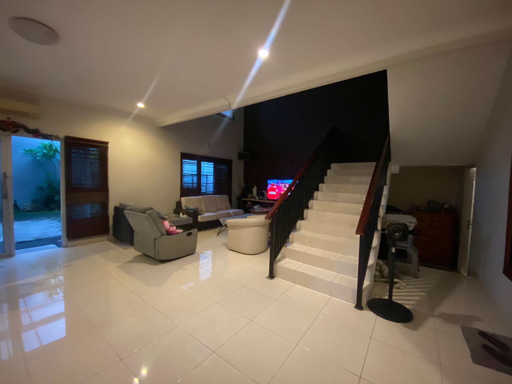 RUMAH MEWAH 2 LANTAI DI CLUSTER TERDEPAN KOTA WISATA CIBUBUR