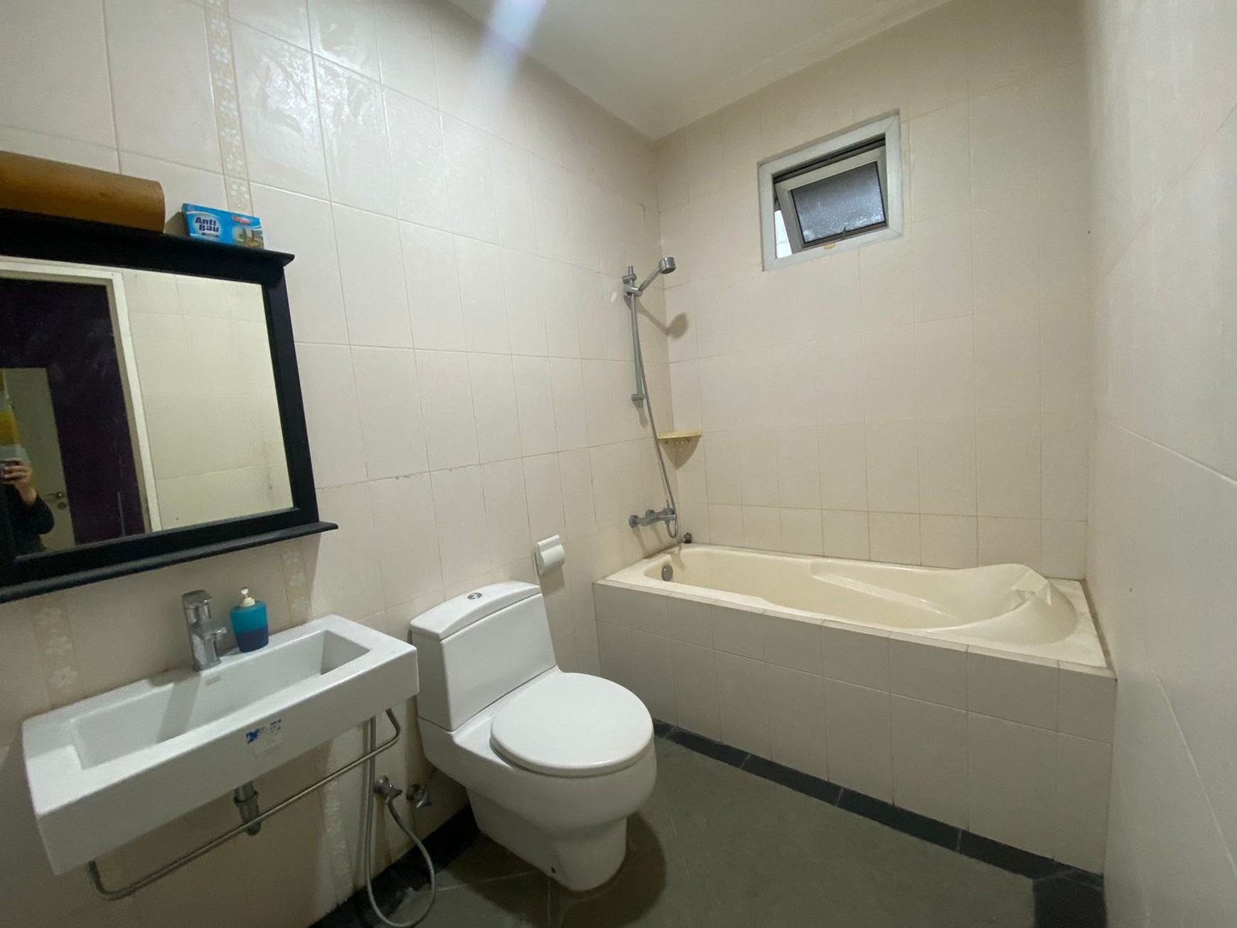 RUMAH MEWAH 2 LANTAI DI CLUSTER TERDEPAN KOTA WISATA CIBUBUR