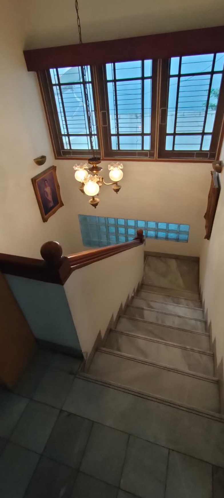 DIJUAL RUMAH LUAS & NYAMAN DI KEBAYORAN BARU, JAKARTA SELATAN