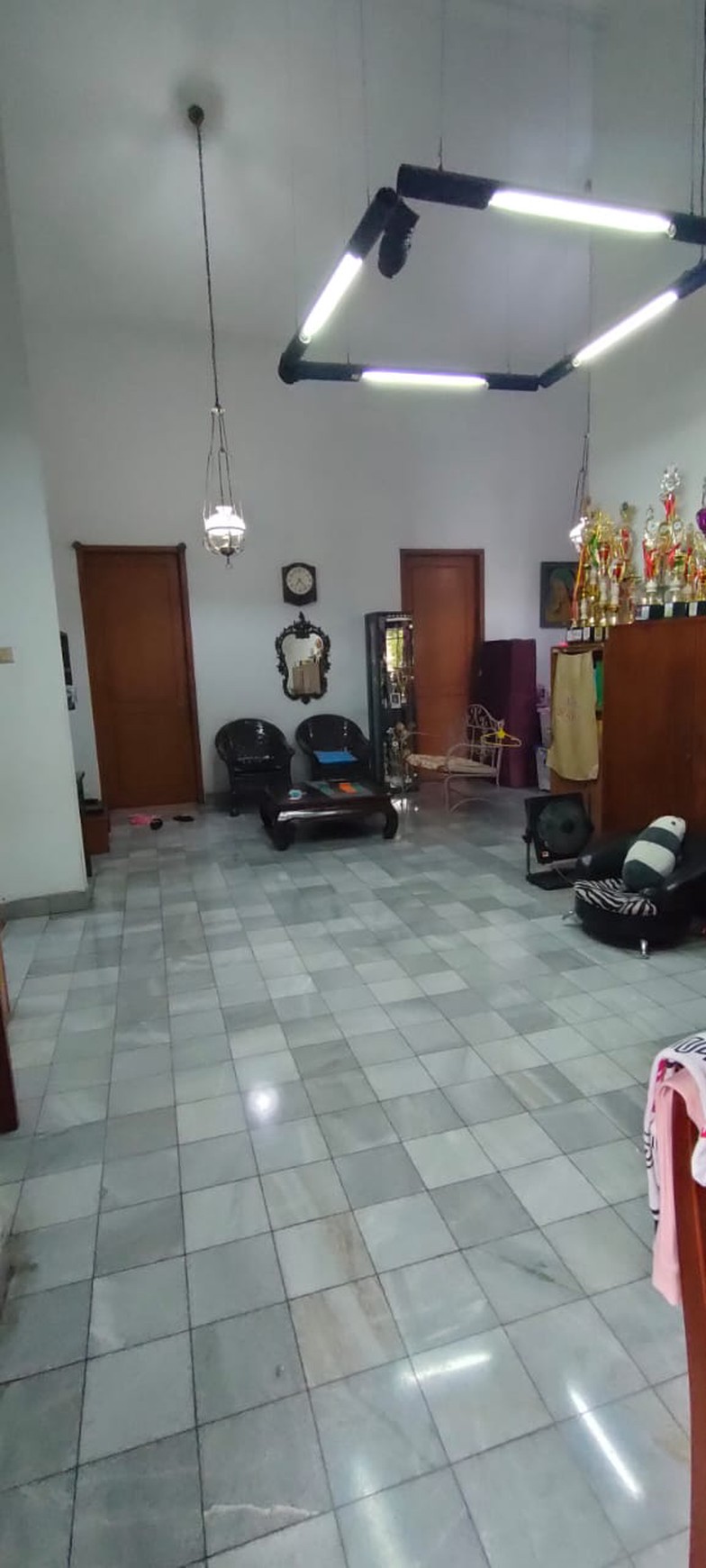 DIJUAL RUMAH LUAS & NYAMAN DI KEBAYORAN BARU, JAKARTA SELATAN