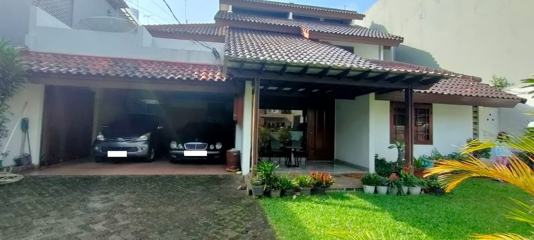 DIJUAL RUMAH LUAS & NYAMAN DI KEBAYORAN BARU, JAKARTA SELATAN