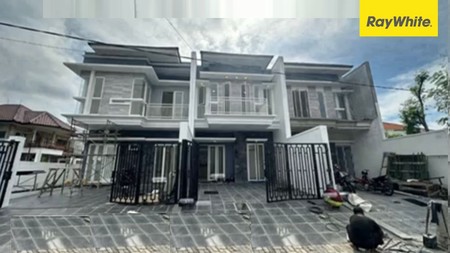 Dijual Rumah 2 lantai di Jemursari Selatan Surabaya