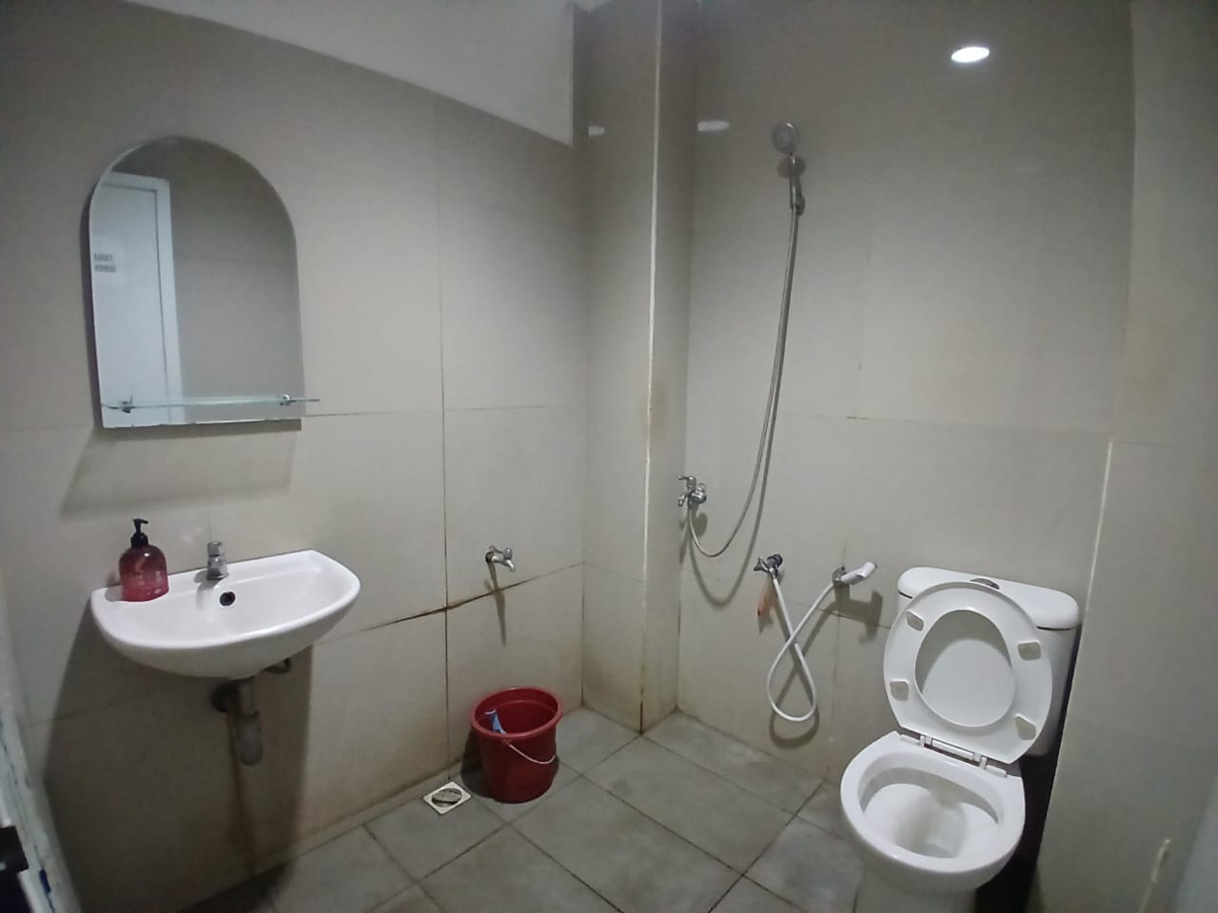 Disewakan rumah 5 KT di komplek Bona indah lebak bulus