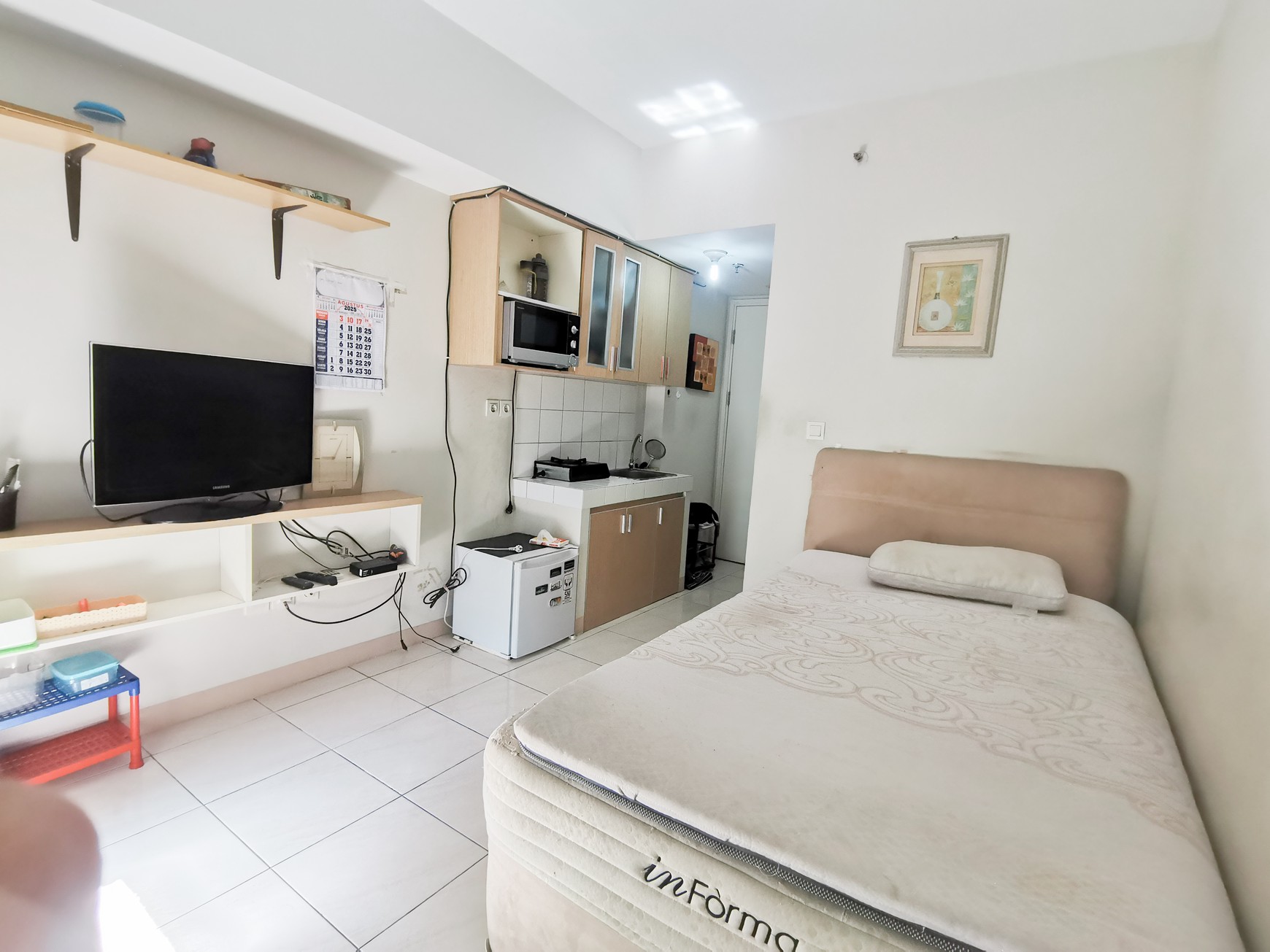 Apartement The Springlake seberang Mall Summarecon Bekasi, dekat BPK Penabur, Al Azhar, Kampus BINUS Nusantara dekat dengan Stasiun Kereta Bekasi Barat 