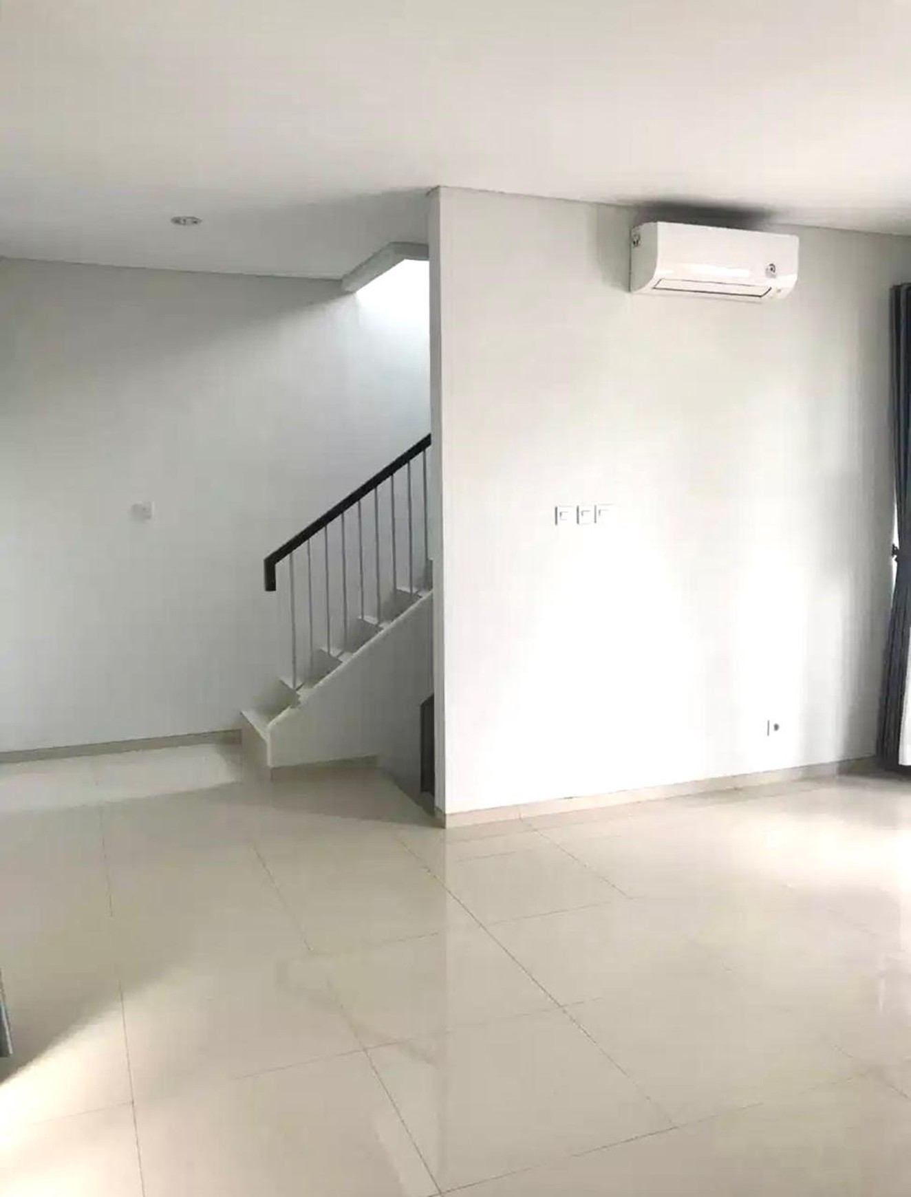 Rumah di Bintaro Jaya 2 Lantai KT 3+1 KM 3+1 Surat SHM