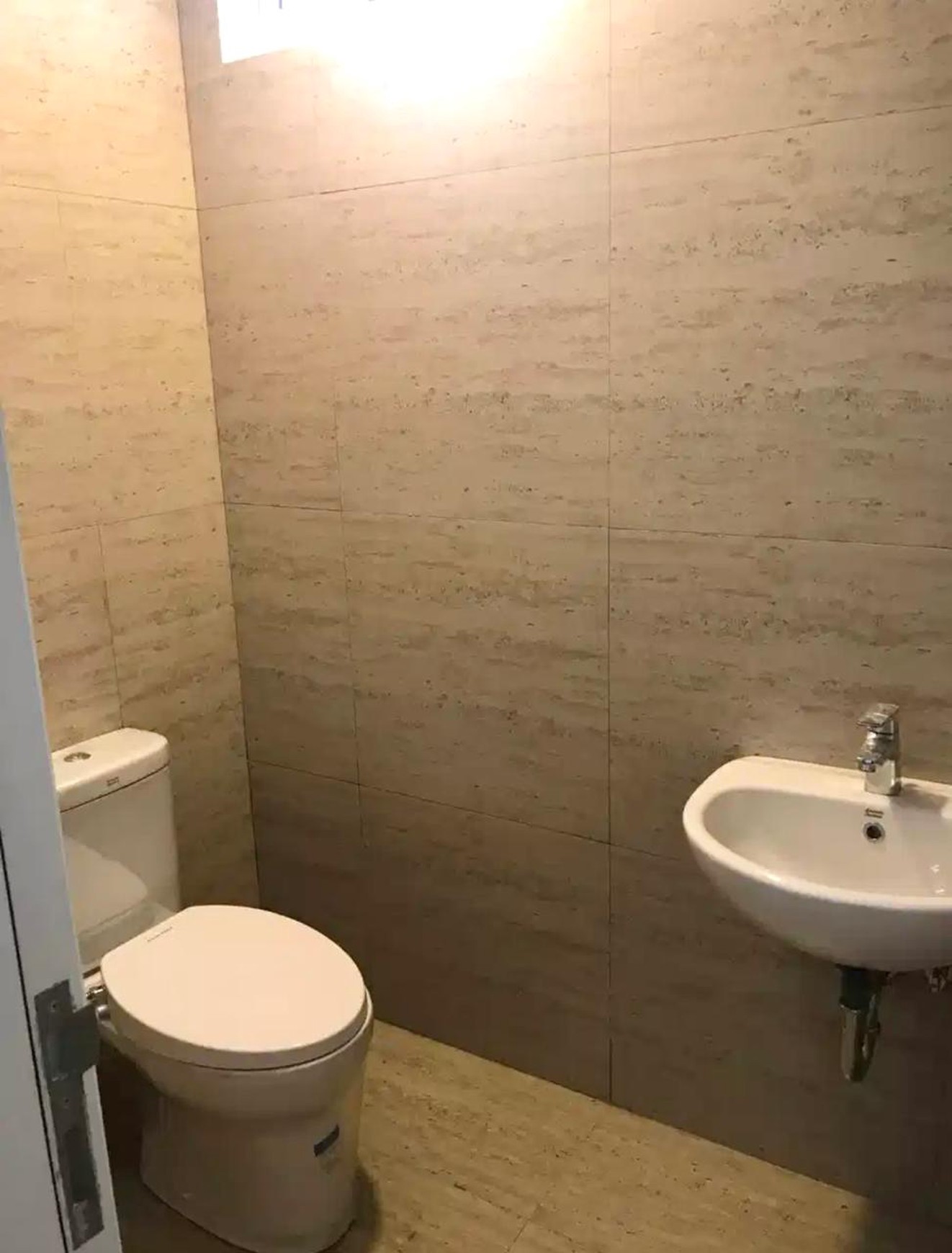 Rumah di Bintaro Jaya 2 Lantai KT 3+1 KM 3+1 Surat SHM