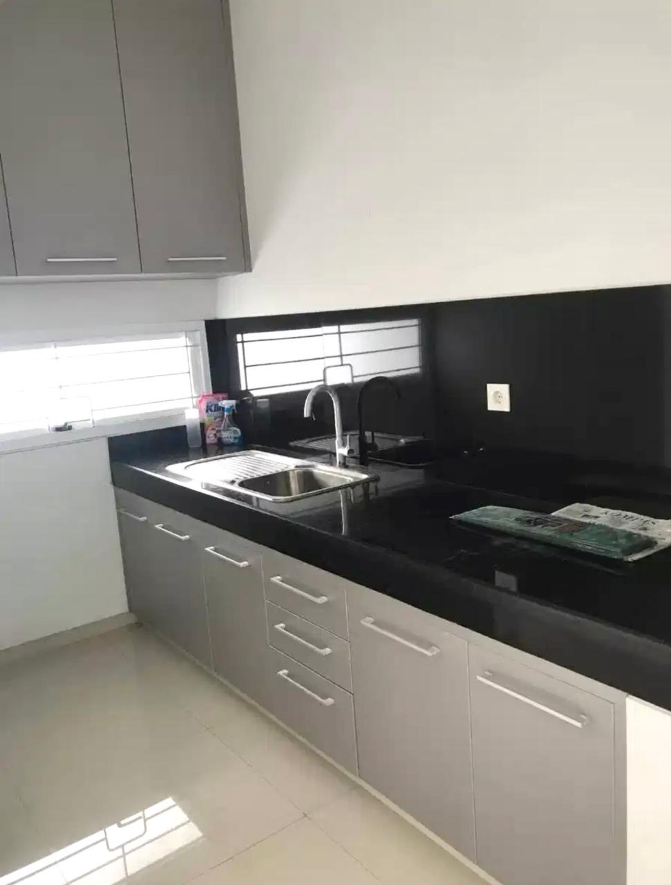 Rumah di Bintaro Jaya 2 Lantai KT 3+1 KM 3+1 Surat SHM