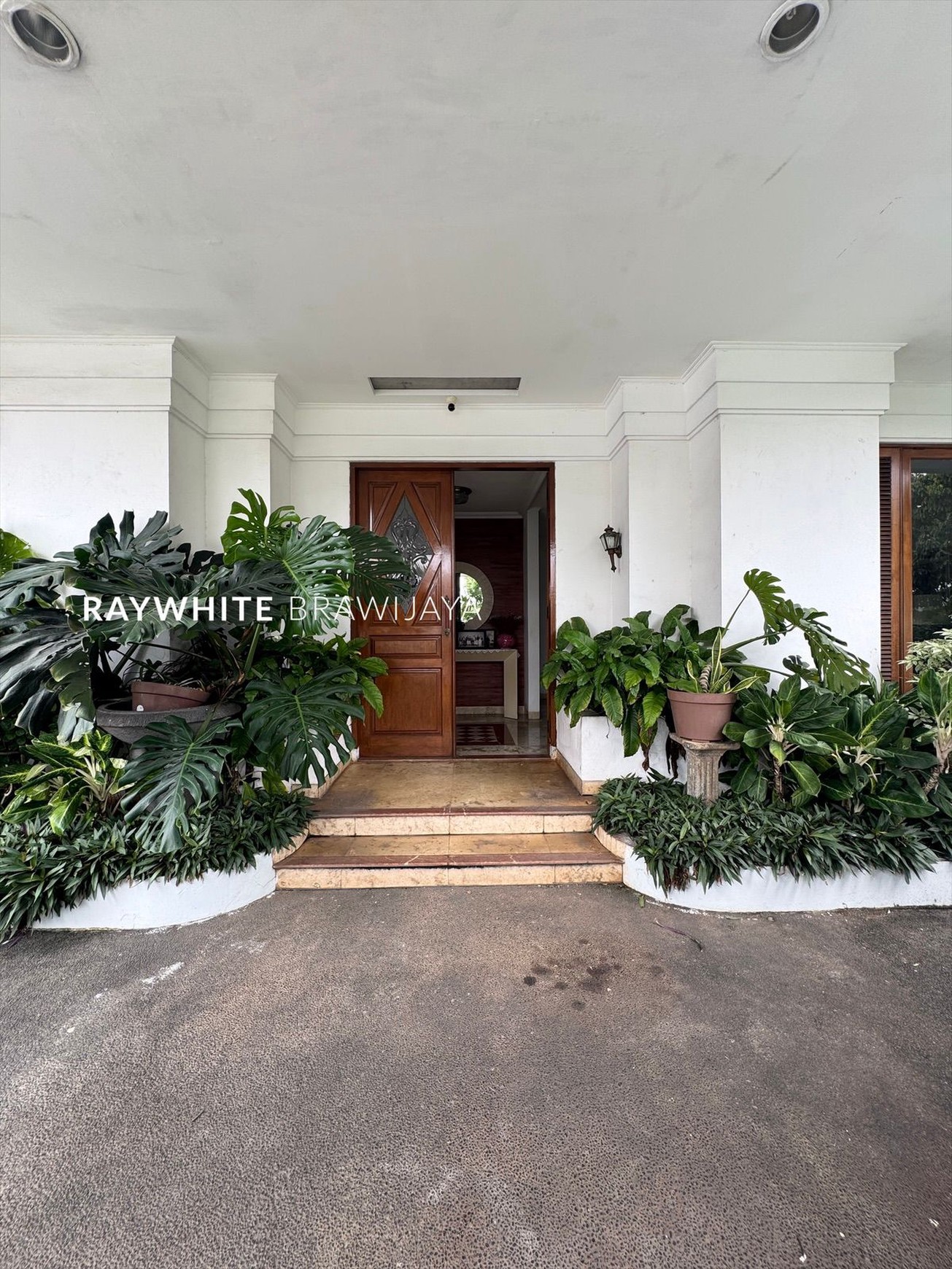 Rumah Siap Huni Lingkungan Tenang Area Kemang Timur