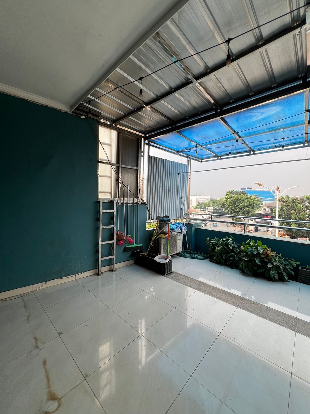 Dijual Ruko 3 Lantai di Joglo, Jakarta Barat - Siap Pakai untuk Kantor & Usaha