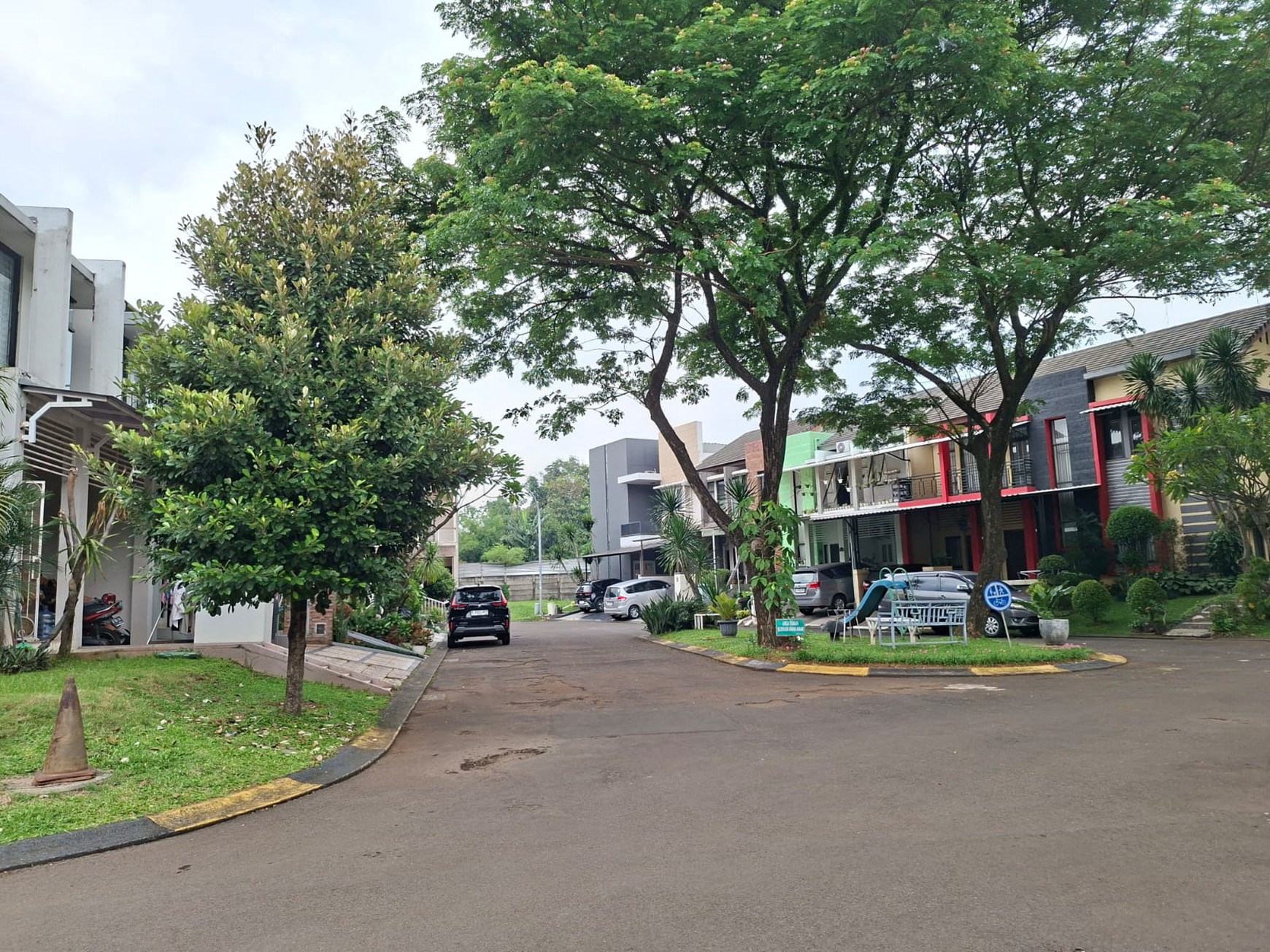 Rumah Bagus Di Emerald Terrace Bintaro Jaya Sektor 9