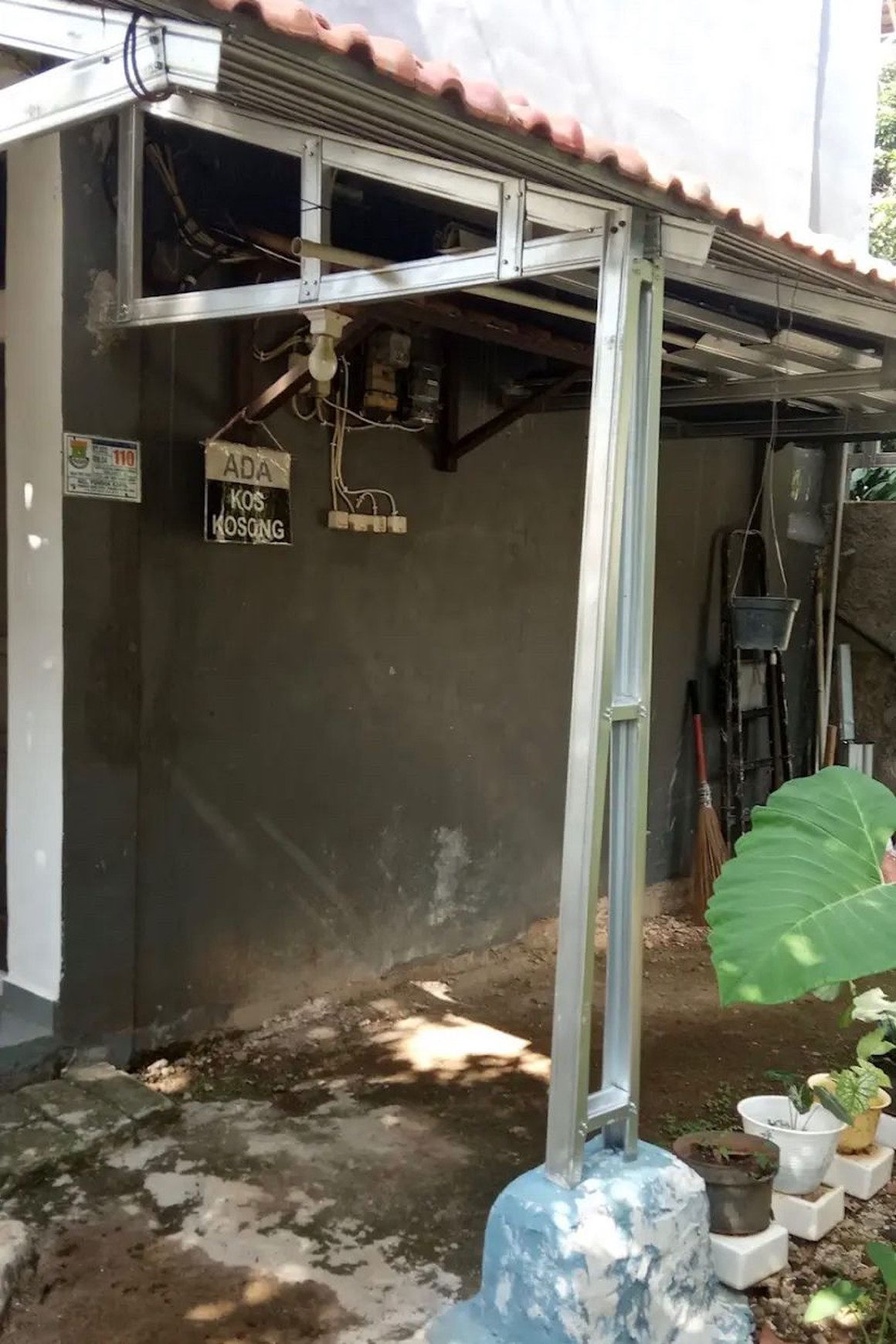 Rumah kos-kosan Di Jl H Joan Pondok Aren Tangerang Selatan