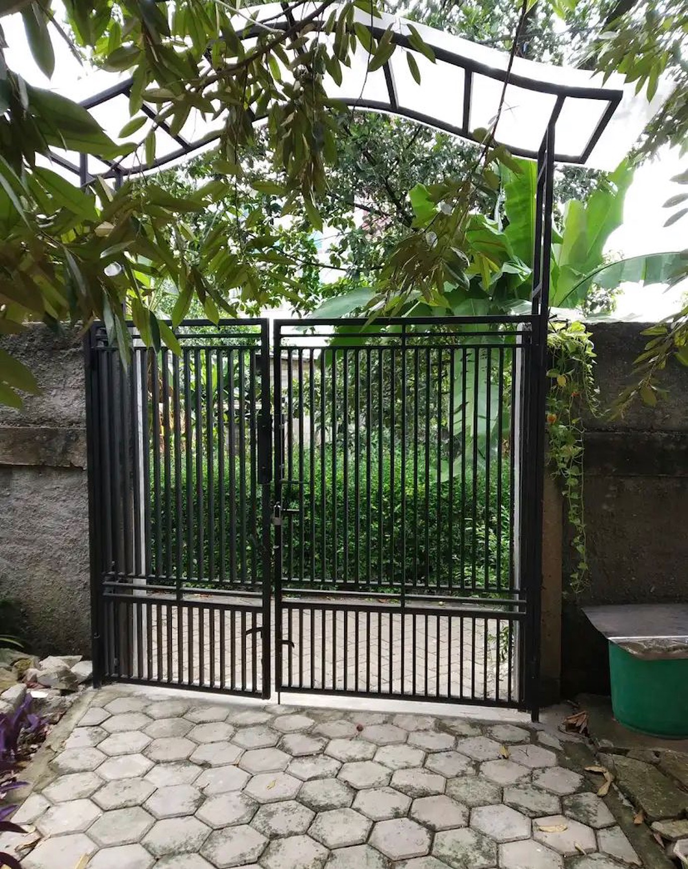 Rumah kos-kosan Di Jl H Joan Pondok Aren Tangerang Selatan