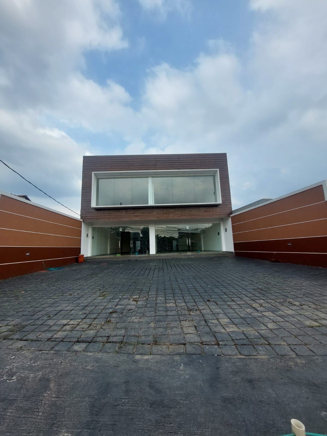 Gedung Siap Pakai Di Jl M Kahfi Jagakarsa Jakarta Selatan