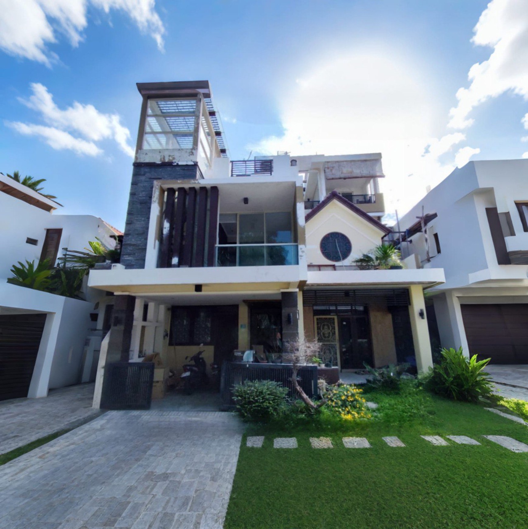 Jual Rumah 3 Lantai Murah Puri Widya Kencana Citraland Surabaya