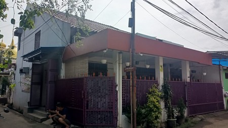 Dijual Rumah Posisi Hoek  Dan  Siap Huni Di Danau Maninjau ,Perumas 2 - Karawaci, Tangerang