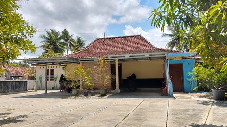 Rumah Tinggal Halaman Luas 865 Meter Persegi Lokasi Dekat Jalan Wates-Purworejo Km 6, Kulon Progo