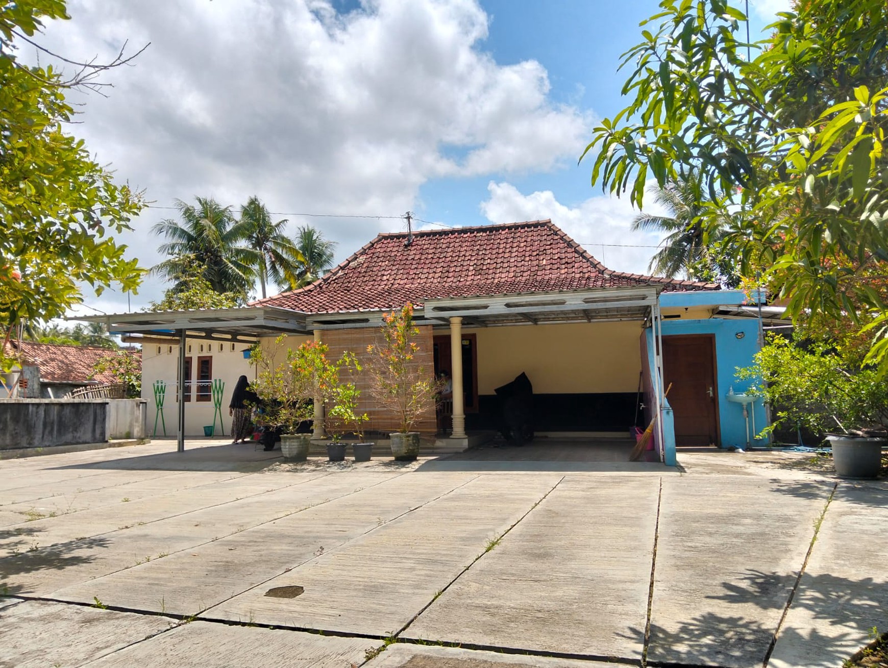 Rumah Tinggal Halaman Luas 865 Meter Persegi Lokasi Dekat Jalan Wates-Purworejo Km 6, Kulon Progo