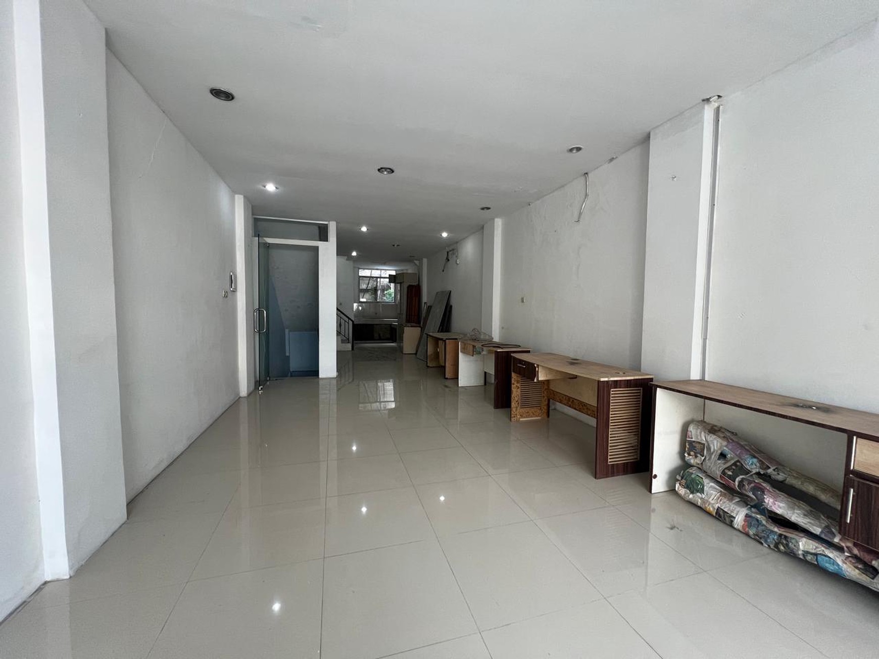 Ruko Komersial 3,5 Lantai siap pakai cideng jakarta pusat 