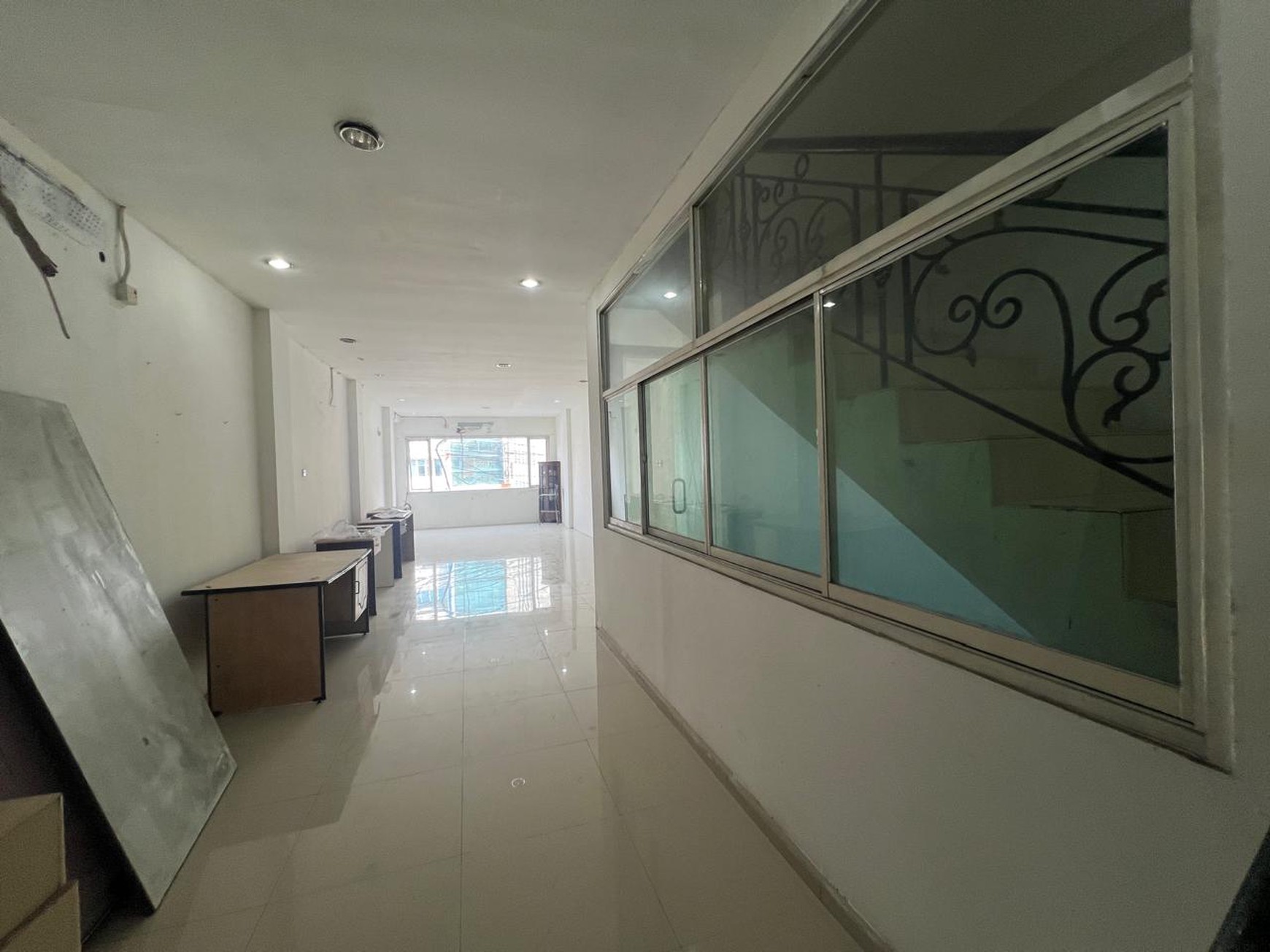 Ruko Komersial 3,5 Lantai siap pakai cideng jakarta pusat 