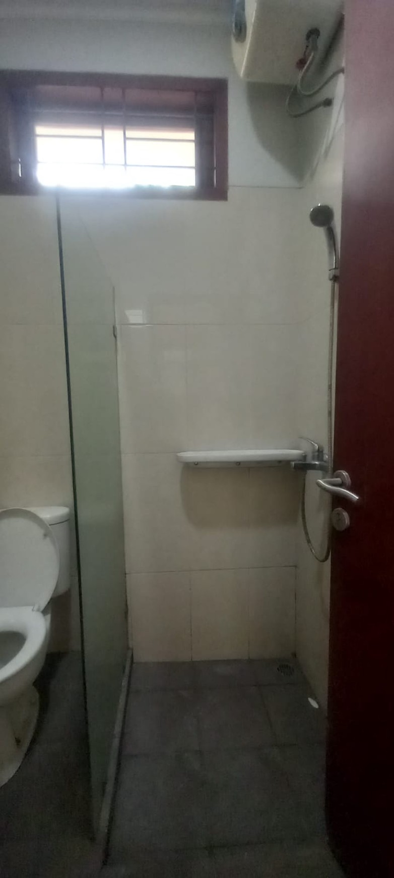 DISEWAKAN RUMAH LUAS DI ANGGREK LOKA BSD