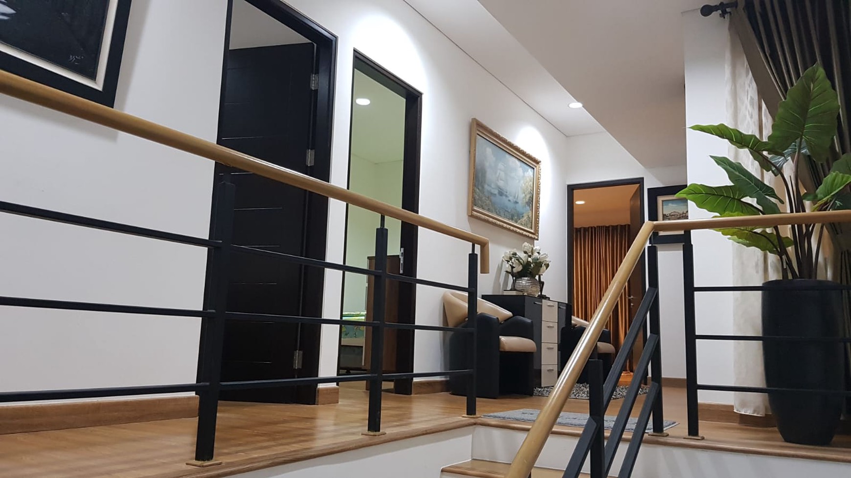 Rumah Modern 2 Lantai di The Wiladatika Residence Jakarta Timur