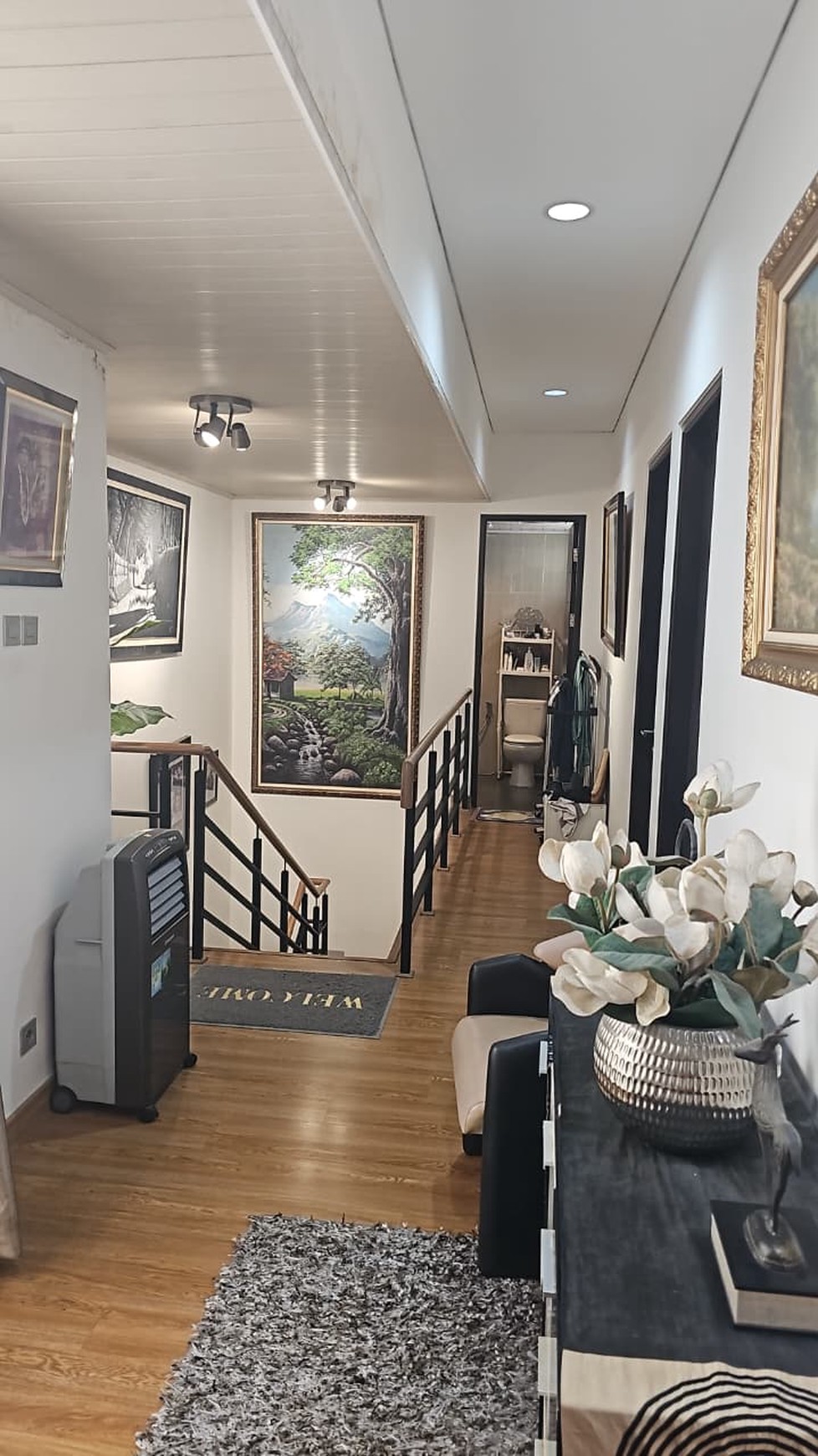 Rumah Modern 2 Lantai di The Wiladatika Residence Jakarta Timur