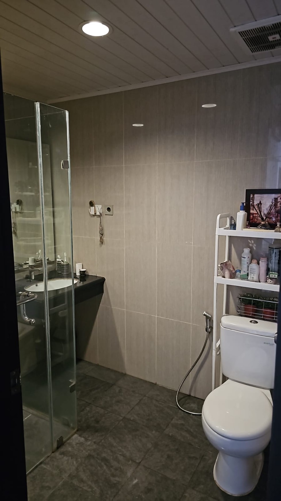 Rumah Modern 2 Lantai di The Wiladatika Residence Jakarta Timur