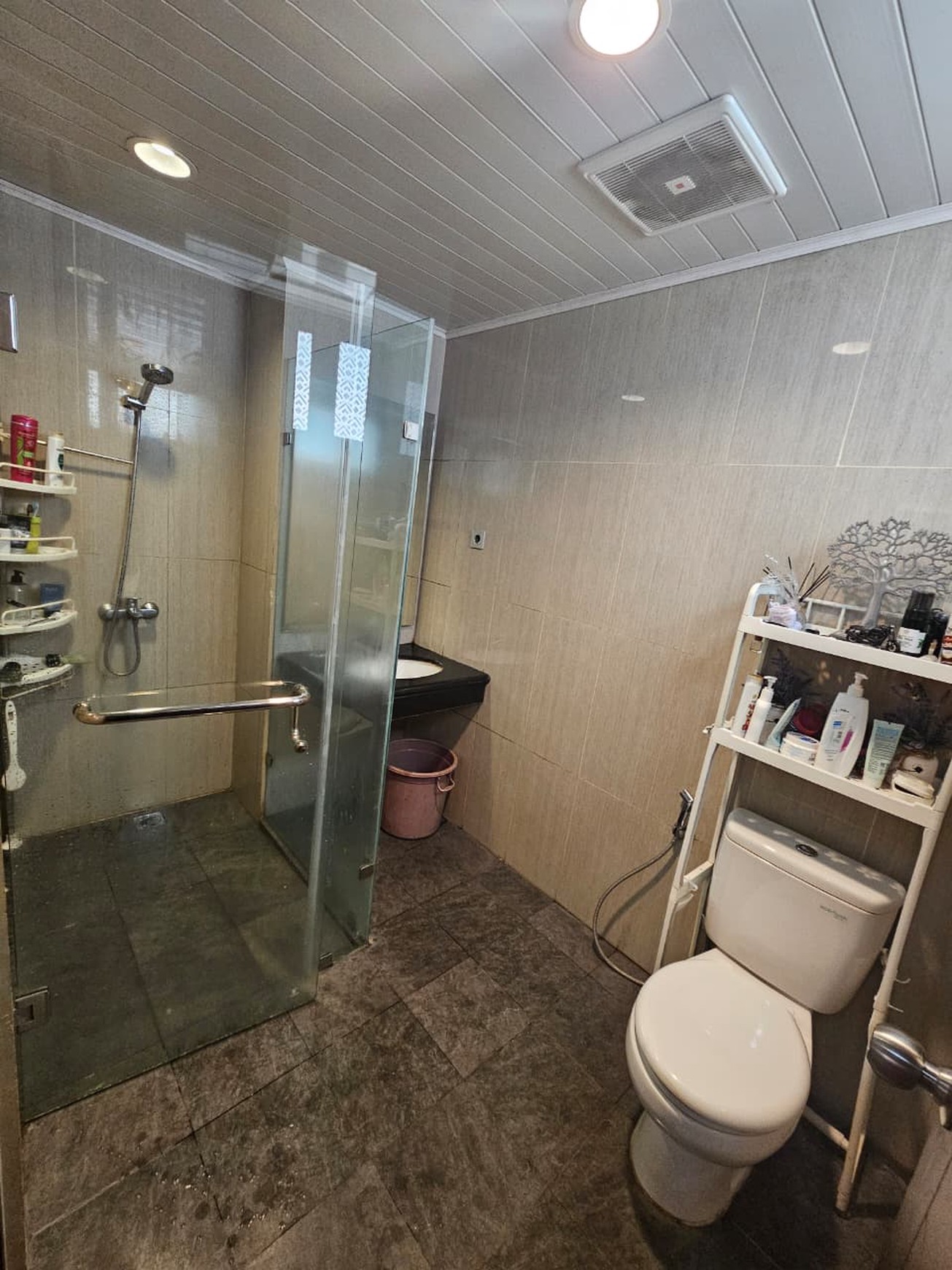 Rumah Modern 2 Lantai di The Wiladatika Residence Jakarta Timur